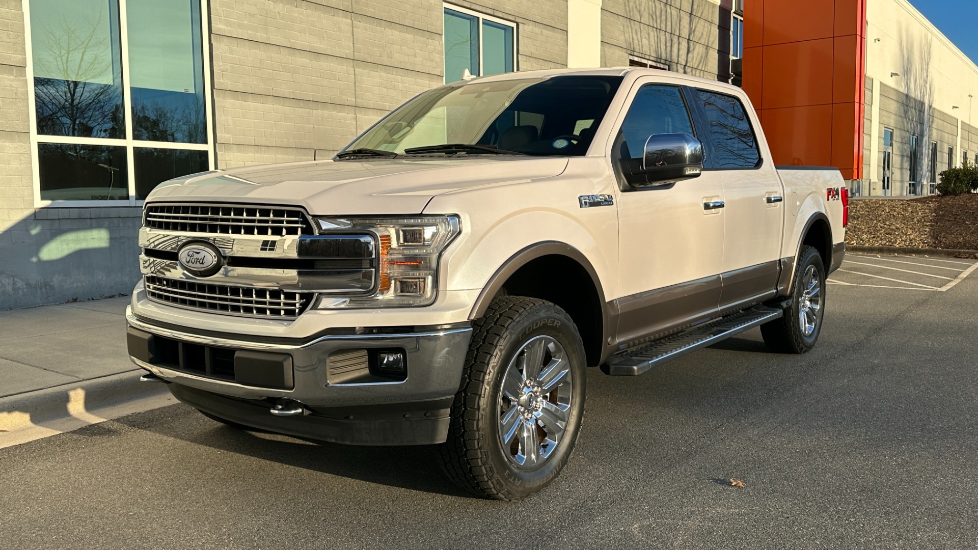 Used 2018 Ford F-150 LARIAT / 3.5L ECOBOOST / PANORAMIC ROOF / FX4 OFFROAD / MAX TOW PACKAGE for sale $35,995 at Formula Imports in Charlotte NC 28227 5