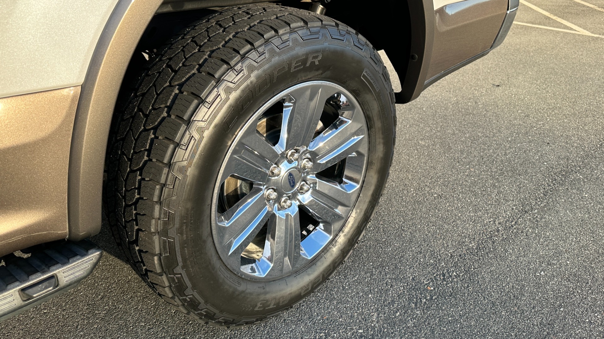 Used 2018 Ford F-150 LARIAT / 3.5L ECOBOOST / PANORAMIC ROOF / FX4 OFFROAD / MAX TOW PACKAGE for sale $35,995 at Formula Imports in Charlotte NC 28227 52