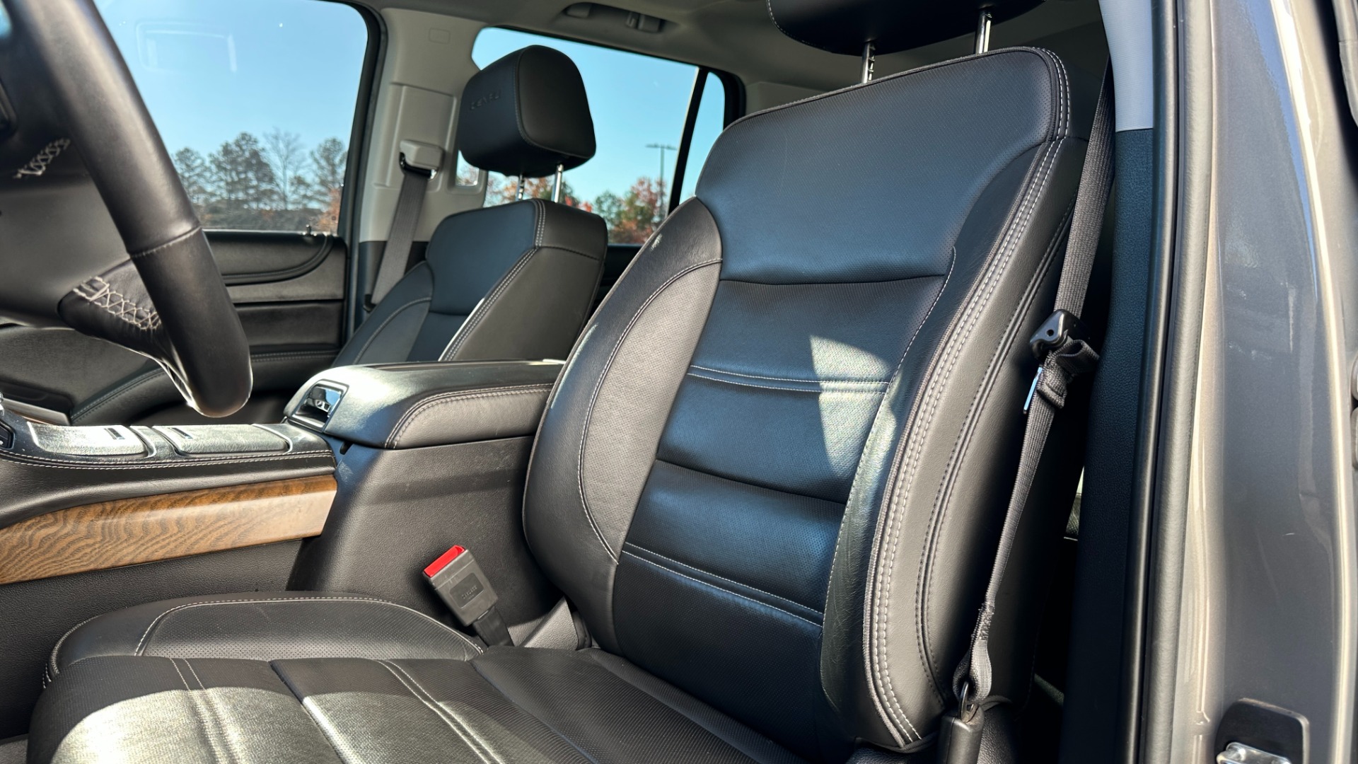 Used 2019 GMC Yukon DENALI ULTIMATE / DVD / CAPTAINS CHAIRS / 3RD ROW / LEATHER / NAV for sale Sold at Formula Imports in Charlotte NC 28227 13