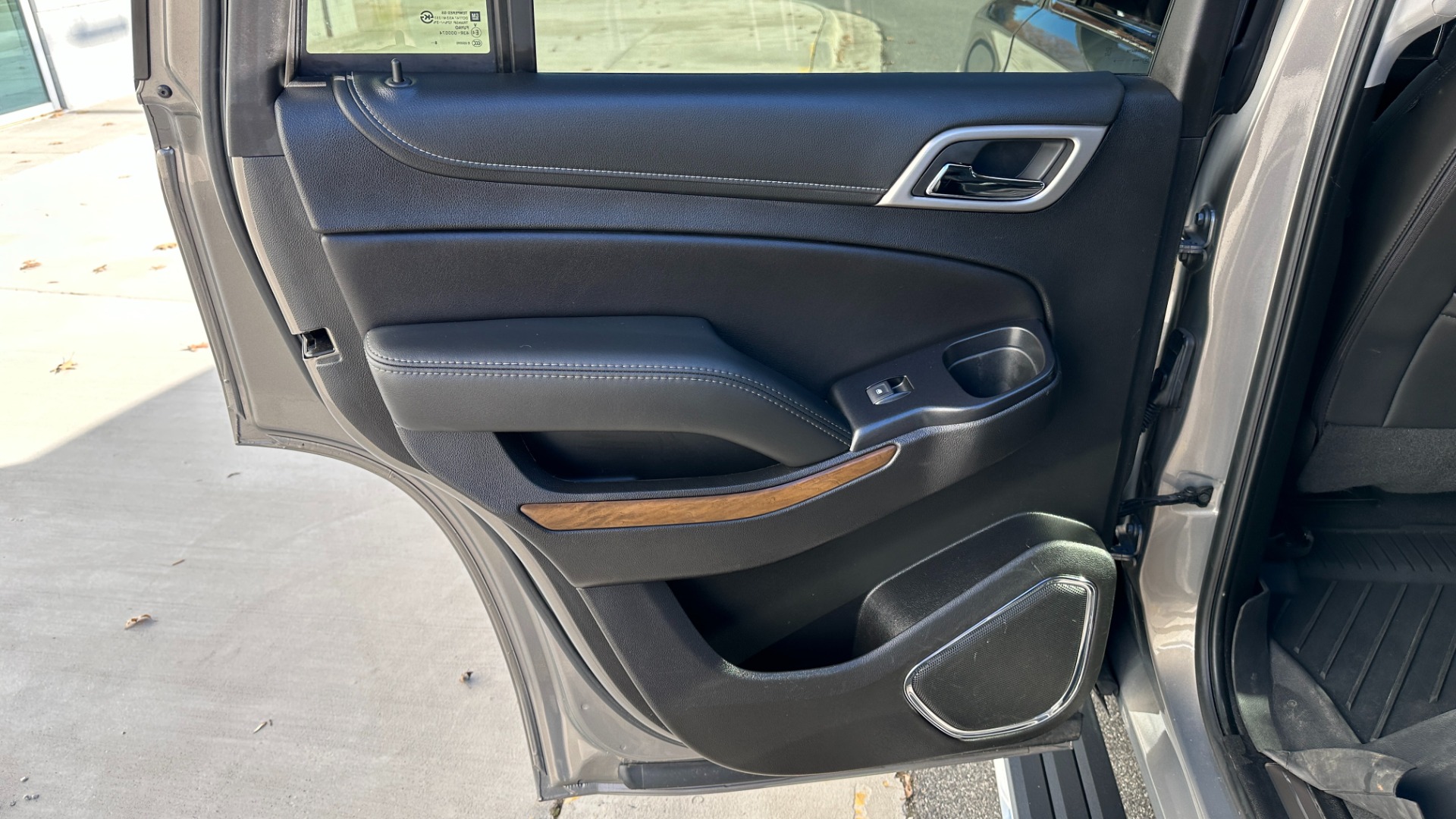 Used 2019 GMC Yukon DENALI ULTIMATE / DVD / CAPTAINS CHAIRS / 3RD ROW / LEATHER / NAV for sale Sold at Formula Imports in Charlotte NC 28227 24