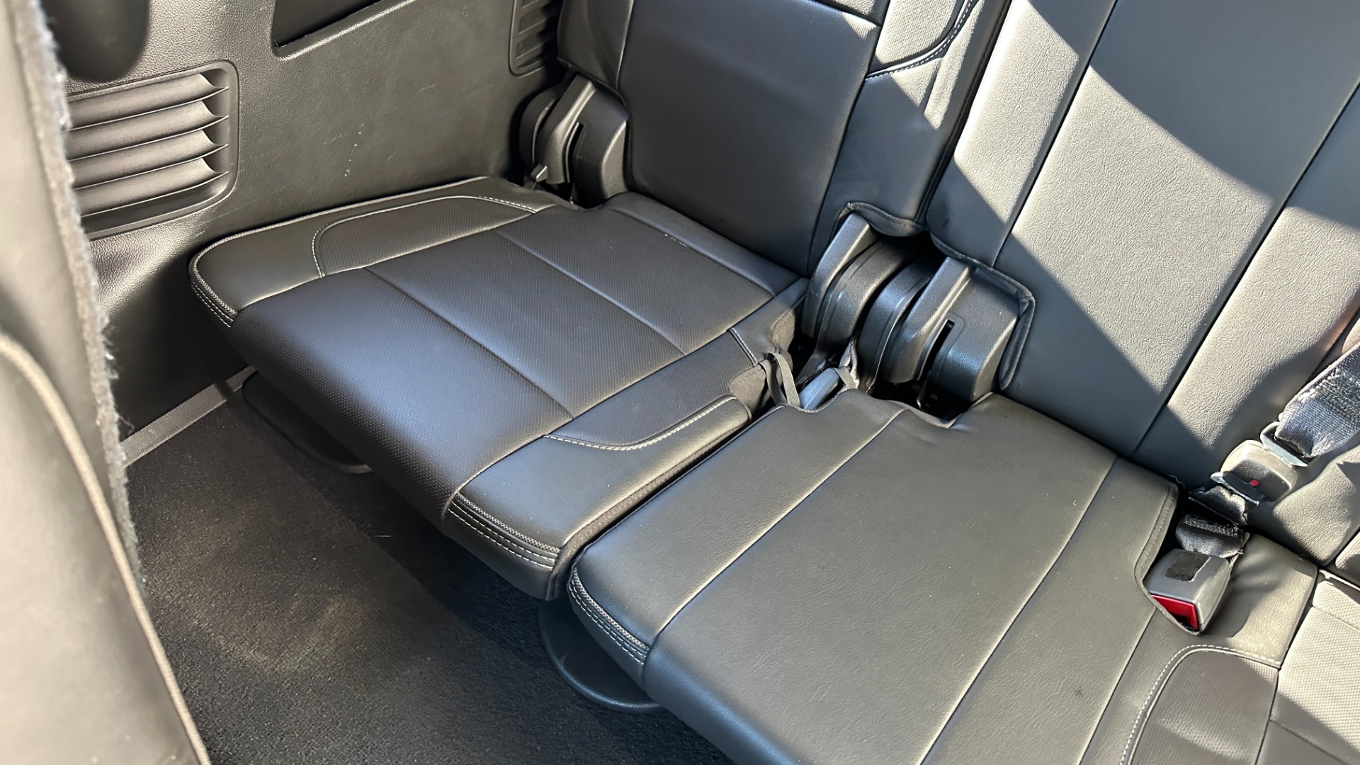 Used 2019 GMC Yukon DENALI ULTIMATE / DVD / CAPTAINS CHAIRS / 3RD ROW / LEATHER / NAV for sale Sold at Formula Imports in Charlotte NC 28227 28