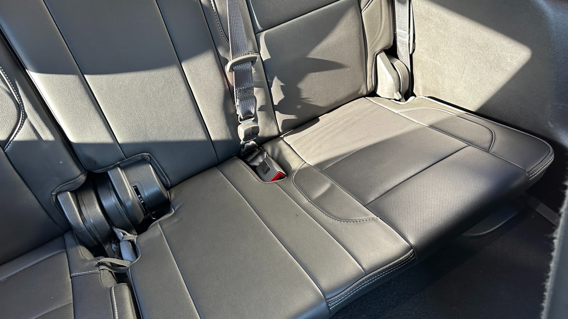 Used 2019 GMC Yukon DENALI ULTIMATE / DVD / CAPTAINS CHAIRS / 3RD ROW / LEATHER / NAV for sale Sold at Formula Imports in Charlotte NC 28227 29