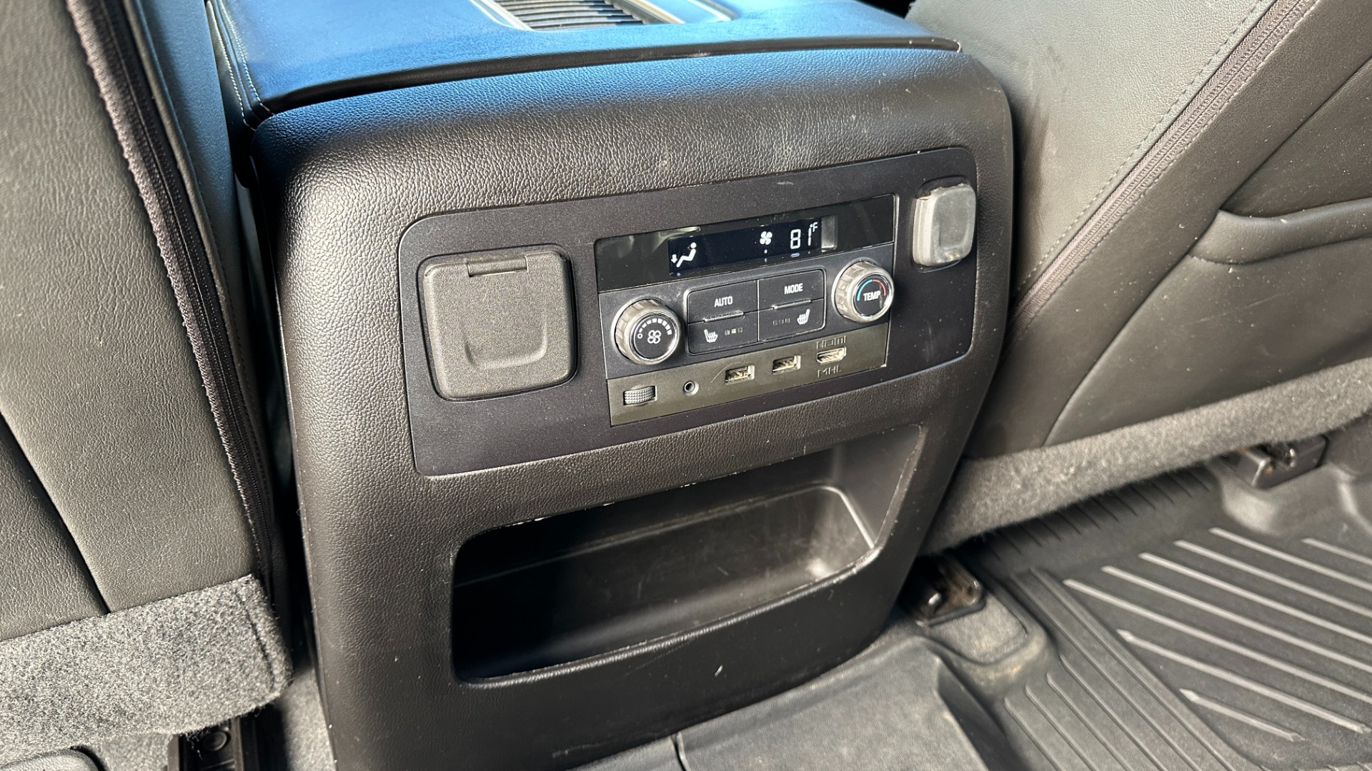 Used 2019 GMC Yukon DENALI ULTIMATE / DVD / CAPTAINS CHAIRS / 3RD ROW / LEATHER / NAV for sale Sold at Formula Imports in Charlotte NC 28227 30