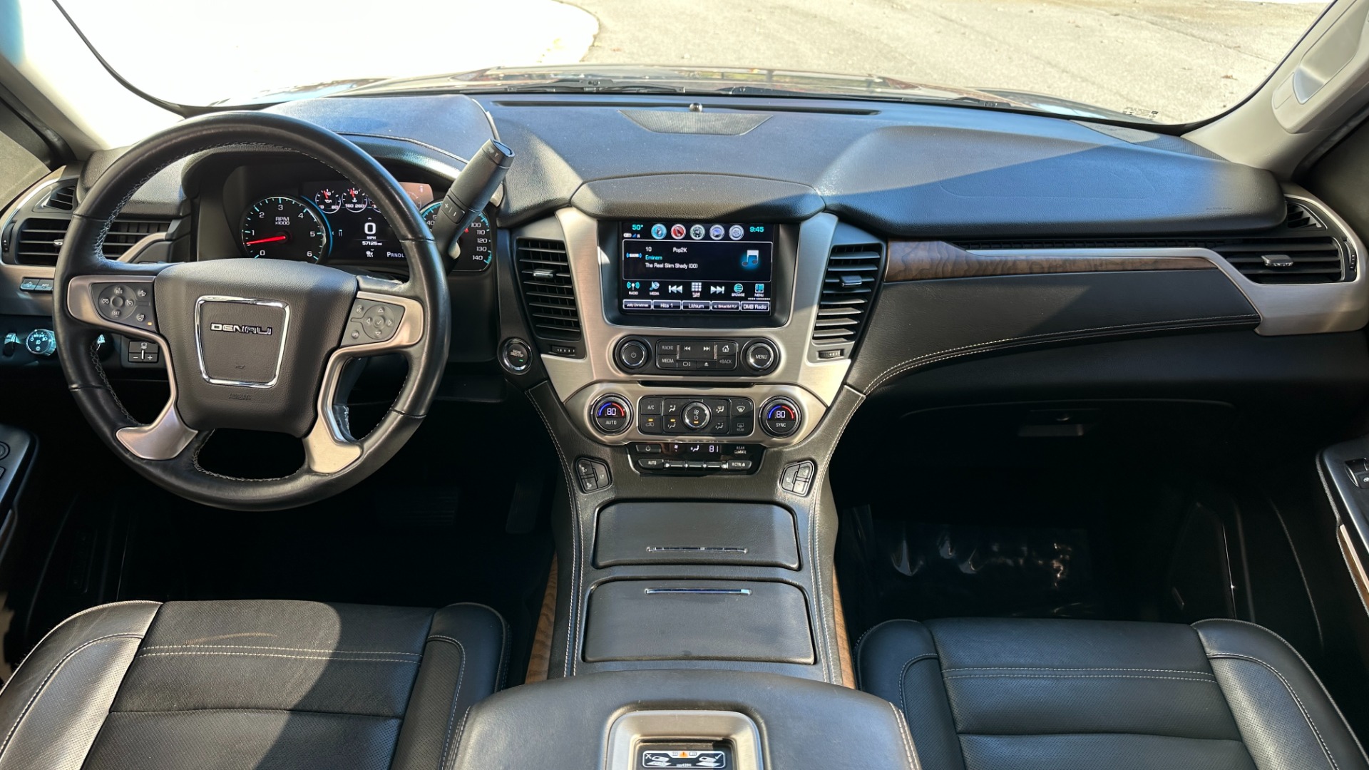Used 2019 GMC Yukon DENALI ULTIMATE / DVD / CAPTAINS CHAIRS / 3RD ROW / LEATHER / NAV for sale Sold at Formula Imports in Charlotte NC 28227 32