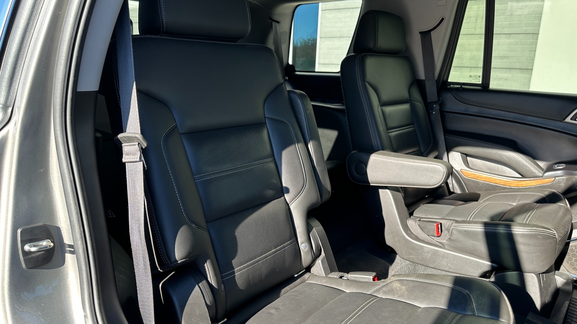 Used 2019 GMC Yukon DENALI ULTIMATE / DVD / CAPTAINS CHAIRS / 3RD ROW / LEATHER / NAV for sale Sold at Formula Imports in Charlotte NC 28227 34