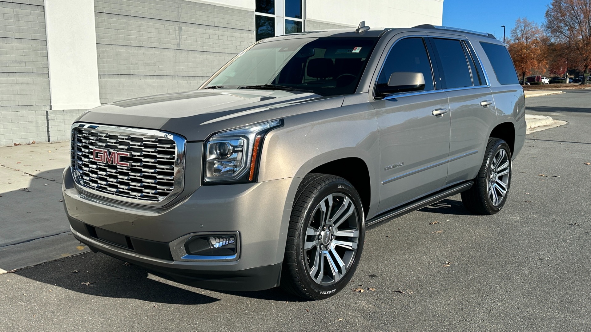 Used 2019 GMC Yukon DENALI ULTIMATE / DVD / CAPTAINS CHAIRS / 3RD ROW / LEATHER / NAV for sale Sold at Formula Imports in Charlotte NC 28227 5
