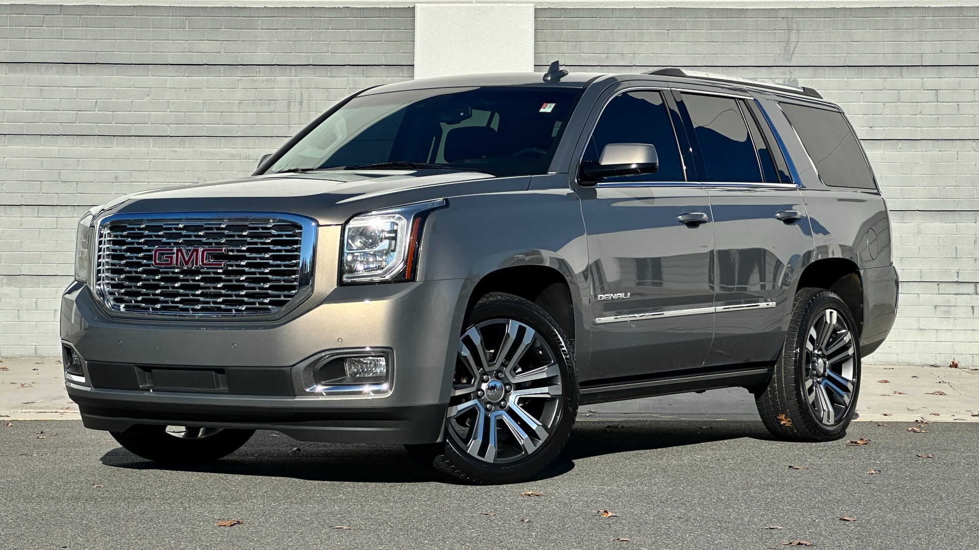 Used 2019 GMC Yukon DENALI ULTIMATE / DVD / CAPTAINS CHAIRS / 3RD ROW / LEATHER / NAV for sale Sold at Formula Imports in Charlotte NC 28227 1