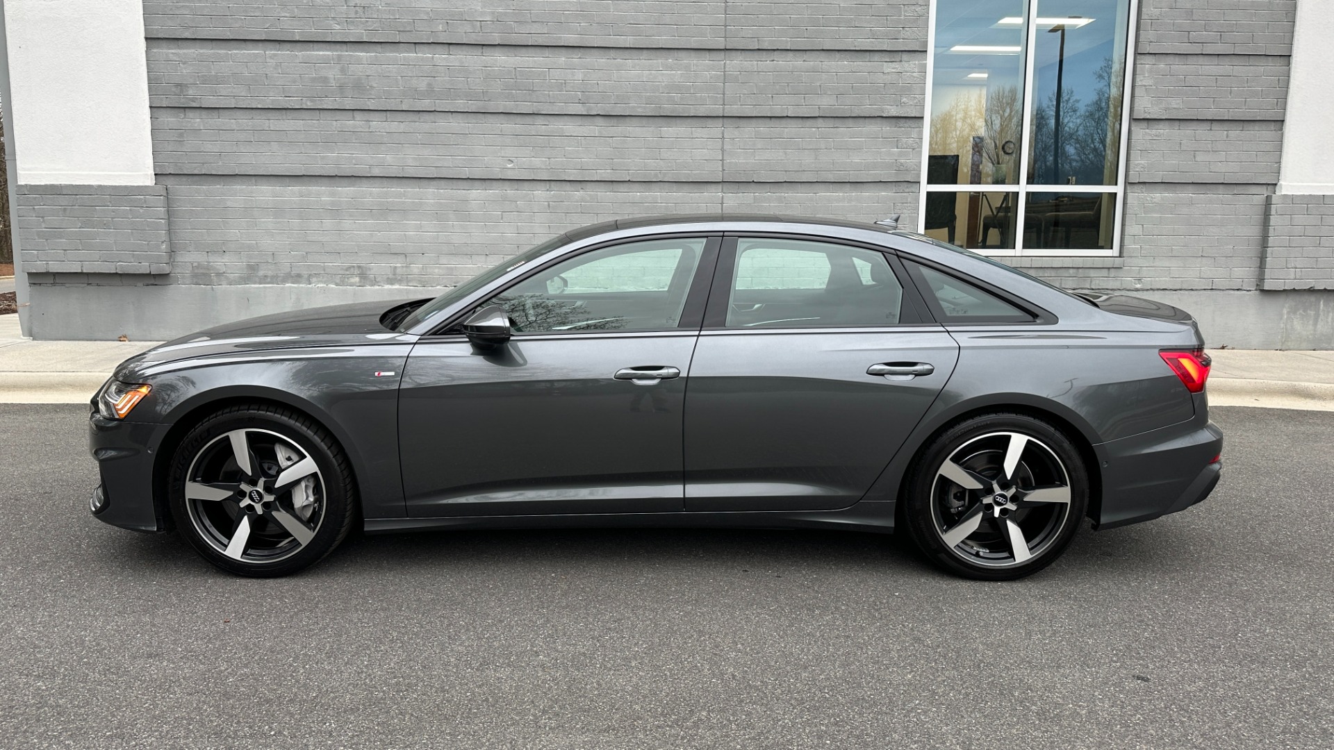 Used 2020 Audi A6 PRESTIGE / BLACK OPTIC PKG / ADAPTIVE CRUISE / AUDI BEAM RINGS for sale Sold at Formula Imports in Charlotte NC 28227 3