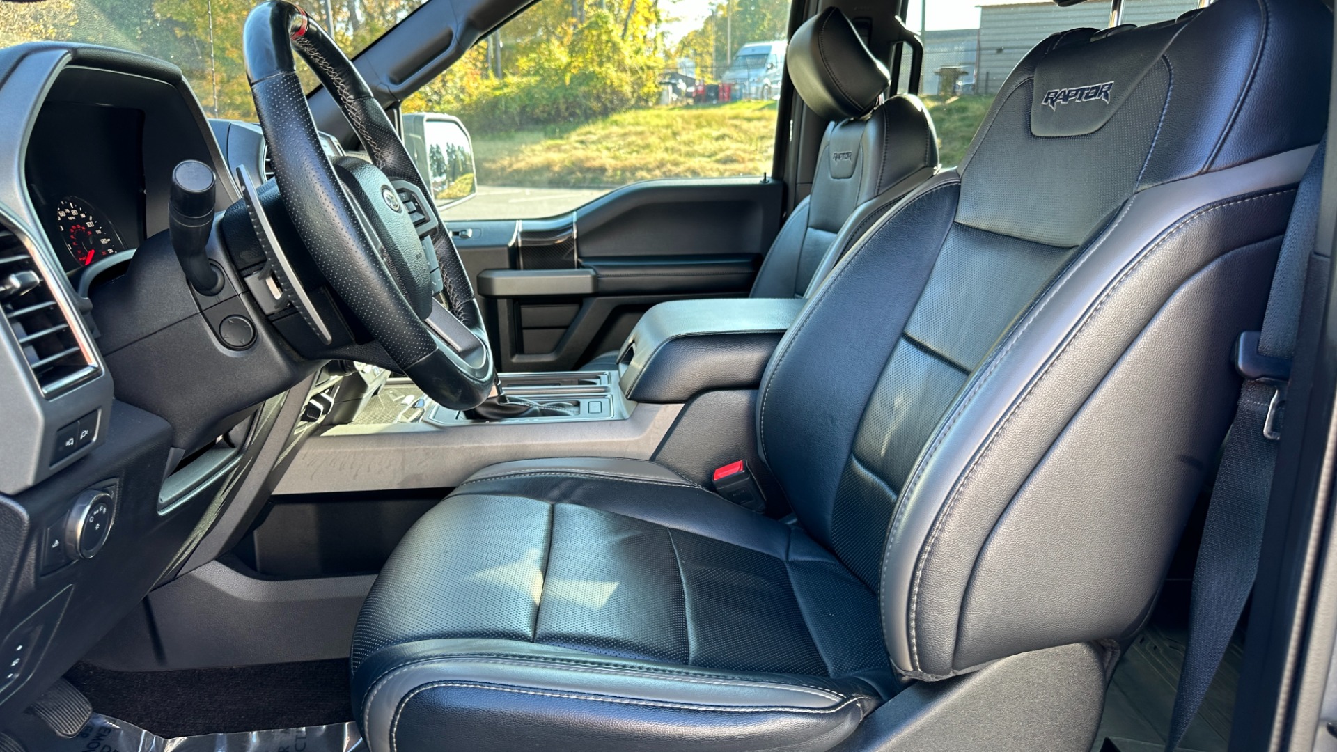 Used 2018 Ford F-150 RAPTOR / WHEEL TIRE UPGRADE / TECH PACKAGE / CARBON FIBER for sale Sold at Formula Imports in Charlotte NC 28227 12