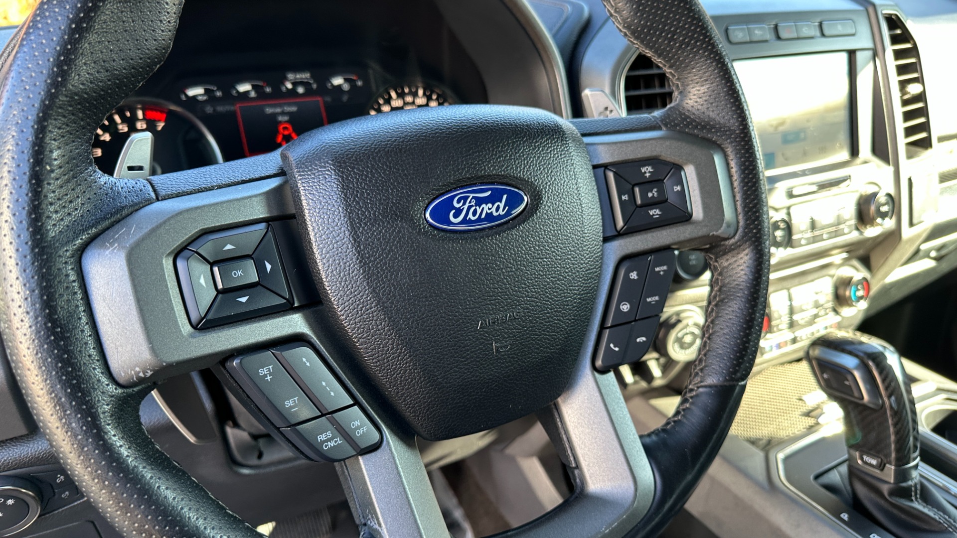 Used 2018 Ford F-150 RAPTOR / WHEEL TIRE UPGRADE / TECH PACKAGE / CARBON FIBER for sale Sold at Formula Imports in Charlotte NC 28227 17