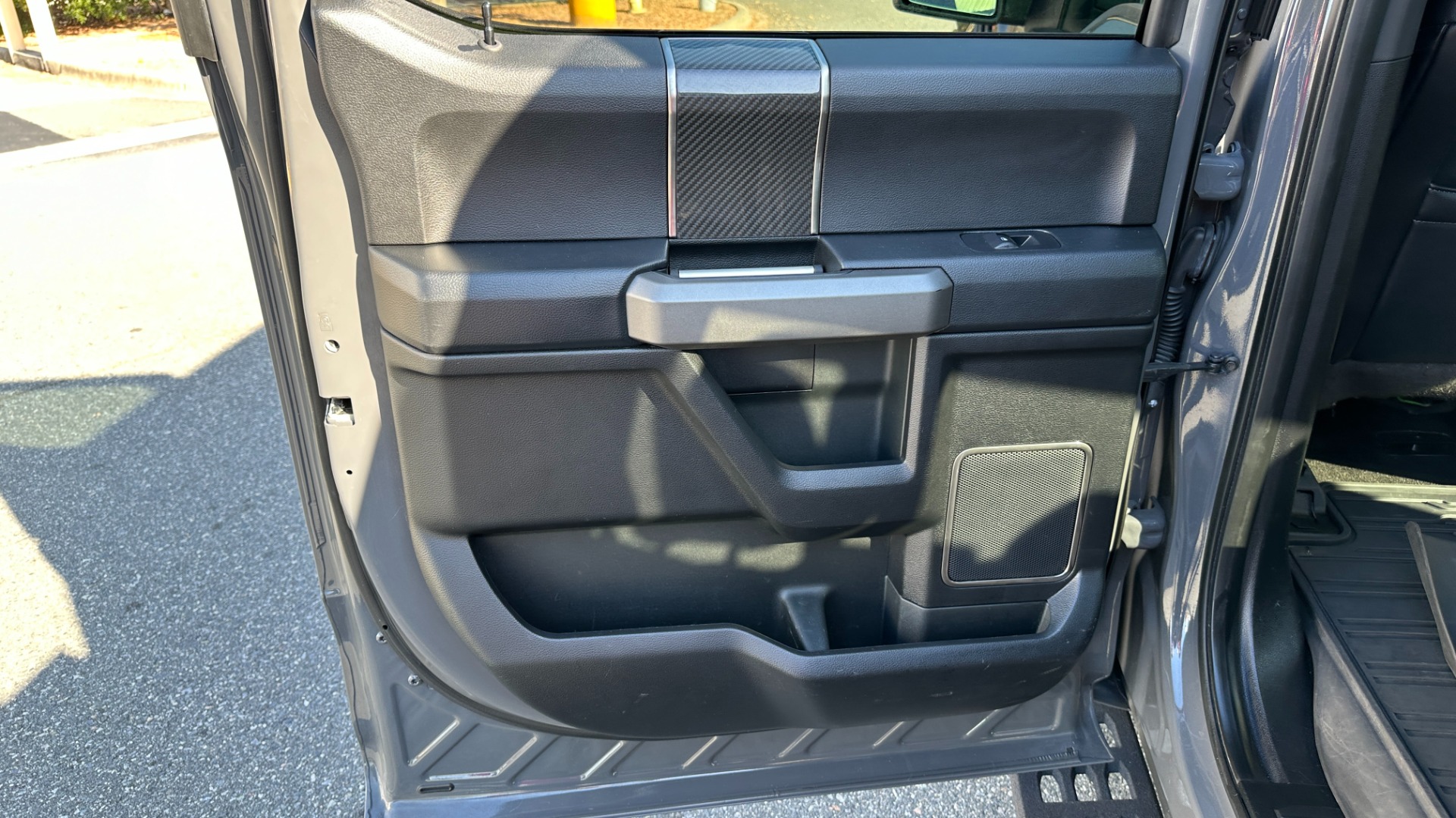 Used 2018 Ford F-150 RAPTOR / WHEEL TIRE UPGRADE / TECH PACKAGE / CARBON FIBER for sale Sold at Formula Imports in Charlotte NC 28227 24