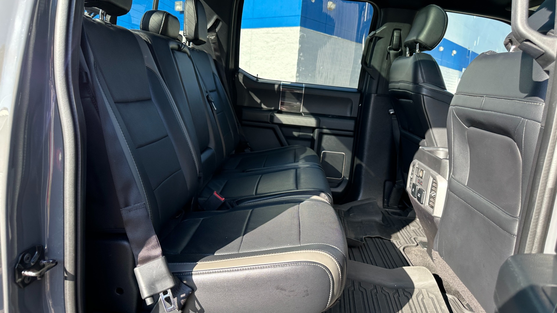Used 2018 Ford F-150 RAPTOR / WHEEL TIRE UPGRADE / TECH PACKAGE / CARBON FIBER for sale Sold at Formula Imports in Charlotte NC 28227 30