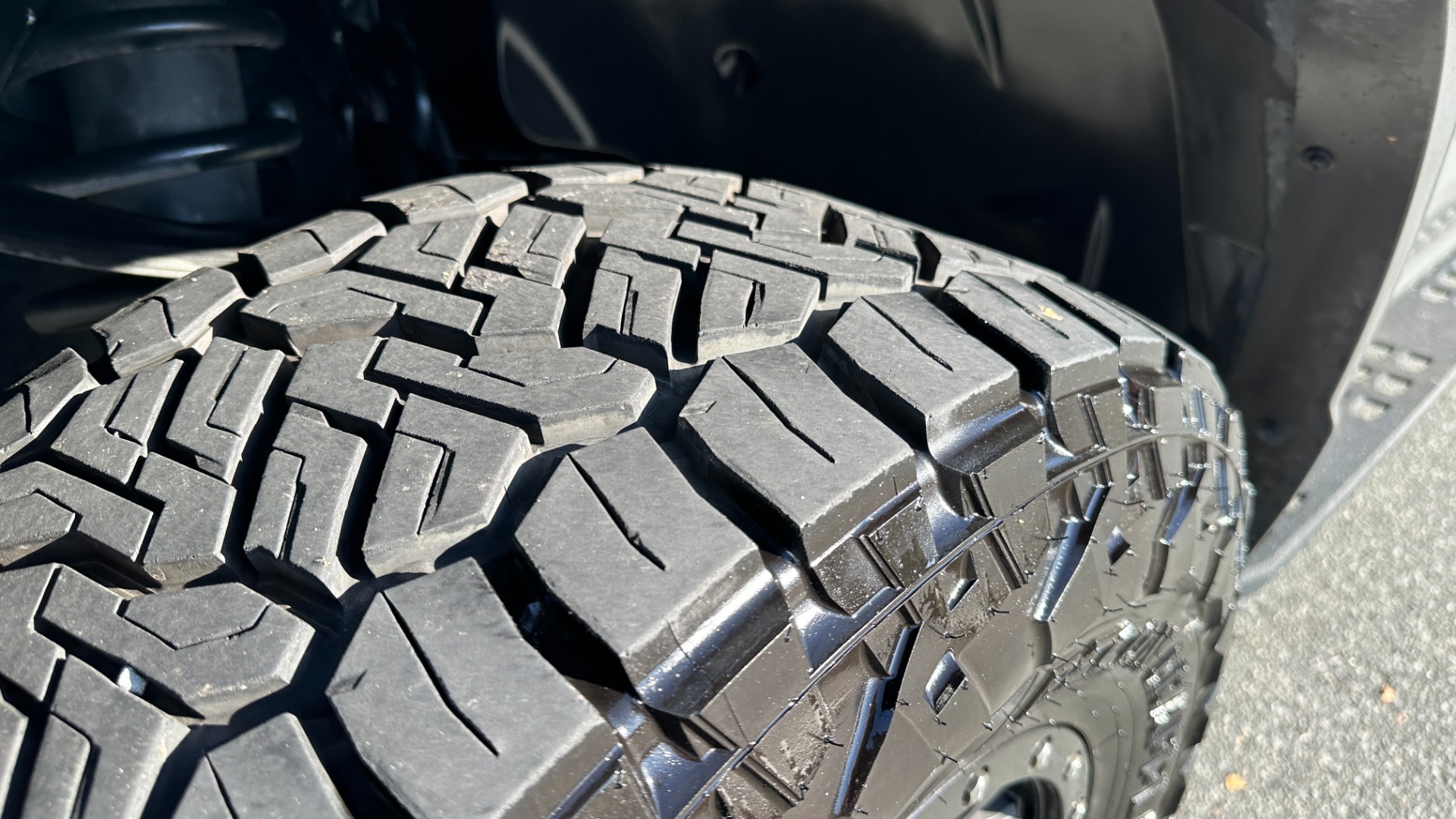 Used 2018 Ford F-150 RAPTOR / WHEEL TIRE UPGRADE / TECH PACKAGE / CARBON FIBER for sale Sold at Formula Imports in Charlotte NC 28227 51
