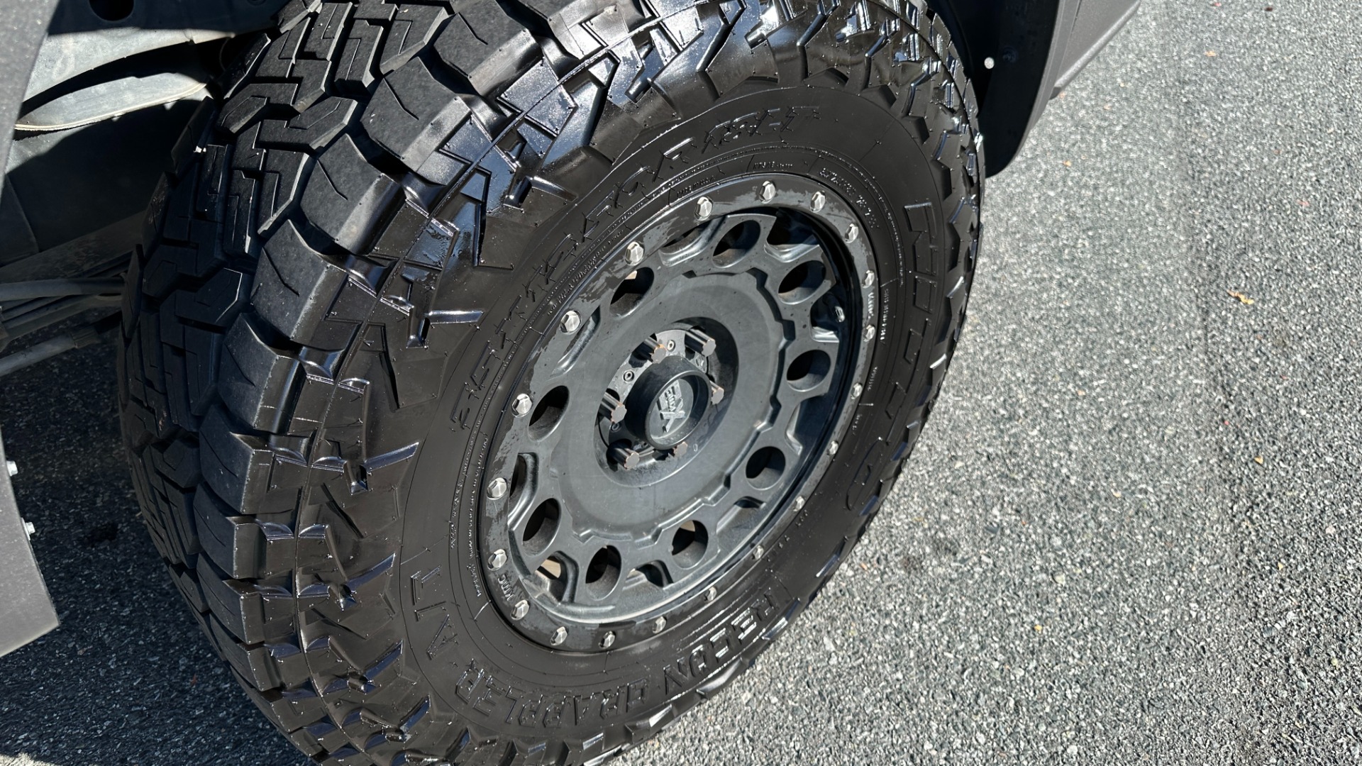 Used 2018 Ford F-150 RAPTOR / WHEEL TIRE UPGRADE / TECH PACKAGE / CARBON FIBER for sale Sold at Formula Imports in Charlotte NC 28227 57