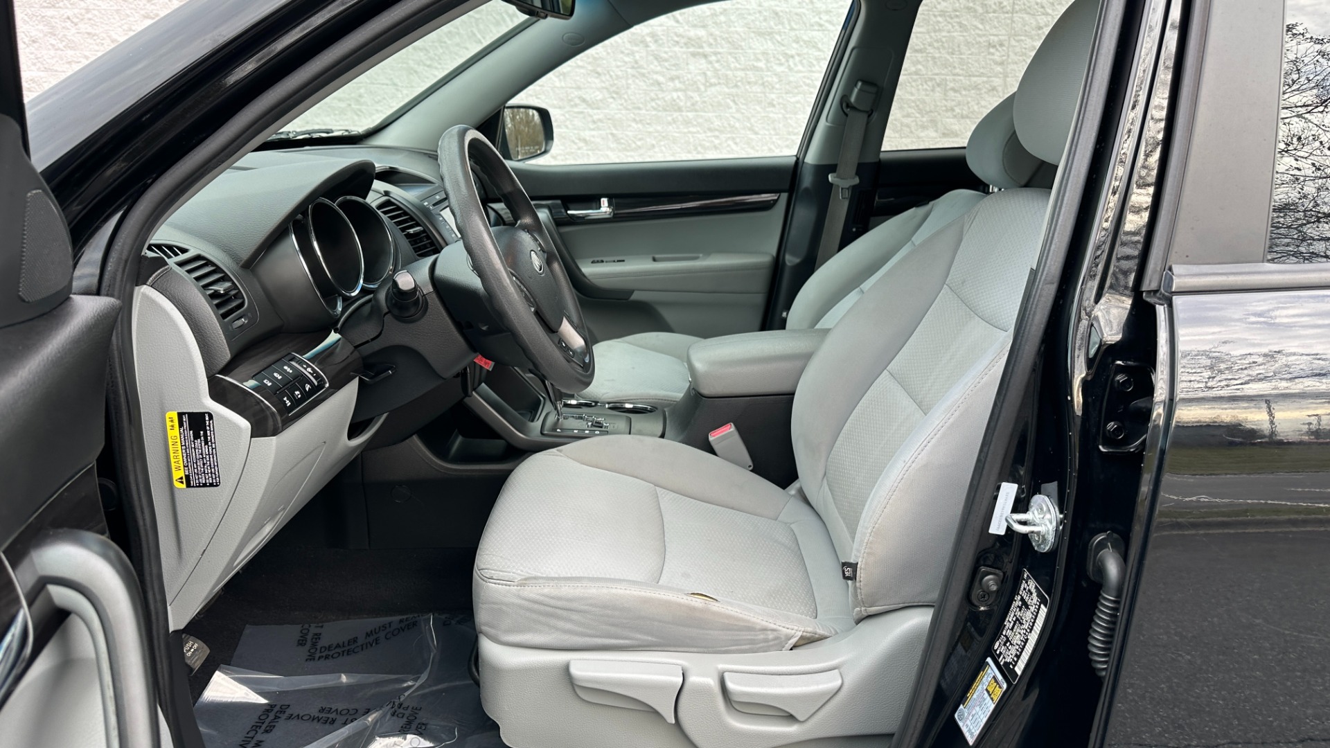 Used 2013 Kia Sorento LX / CONVENIENCE / AWD / 4CYL / CLOTH INTERIOR / ROOF RACK for sale $9,395 at Formula Imports in Charlotte NC 28227 10