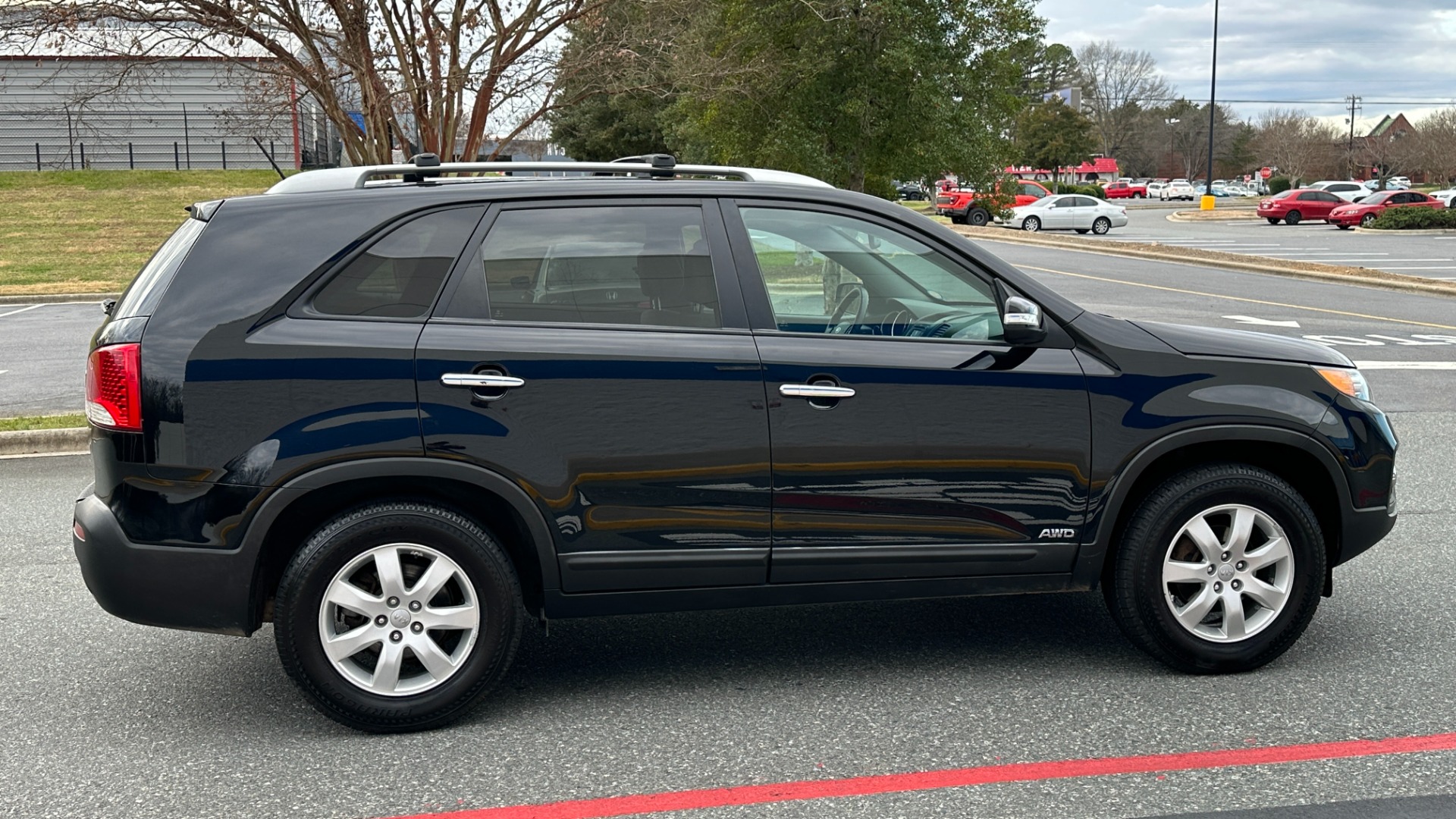 Used 2013 Kia Sorento LX / CONVENIENCE / AWD / 4CYL / CLOTH INTERIOR / ROOF RACK for sale Sold at Formula Imports in Charlotte NC 28227 3