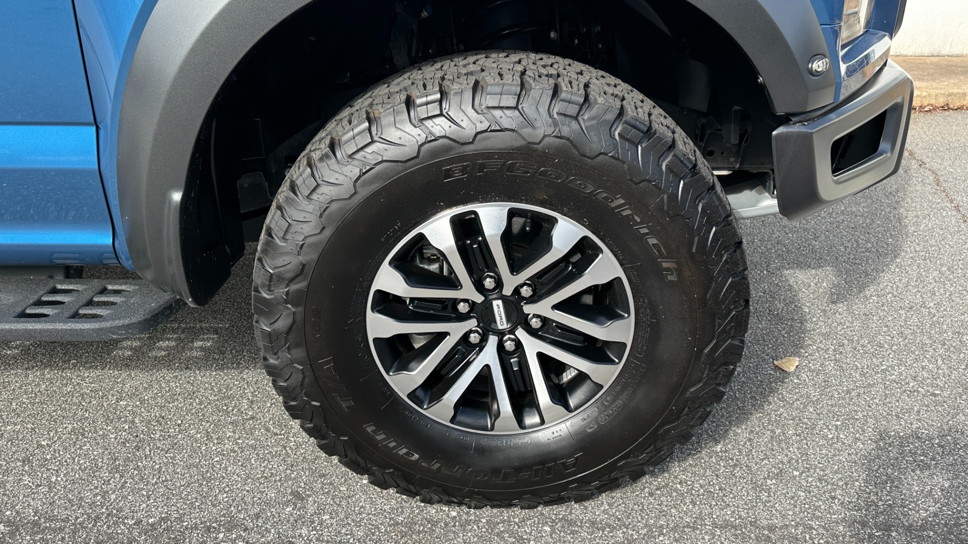 Used 2019 Ford F-150 RAPTOR / HIGH OUTPUT ECOBOOST / PANORAMIC ROOF / NAVIGATION / 802A PACKAGE for sale $65,995 at Formula Imports in Charlotte NC 28227 12