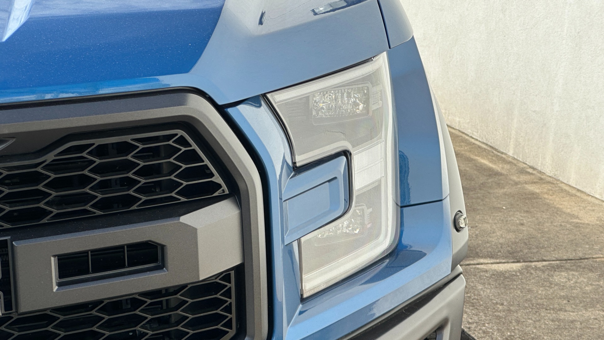 Used 2019 Ford F-150 RAPTOR / HIGH OUTPUT ECOBOOST / PANORAMIC ROOF / NAVIGATION / 802A PACKAGE for sale $65,995 at Formula Imports in Charlotte NC 28227 16