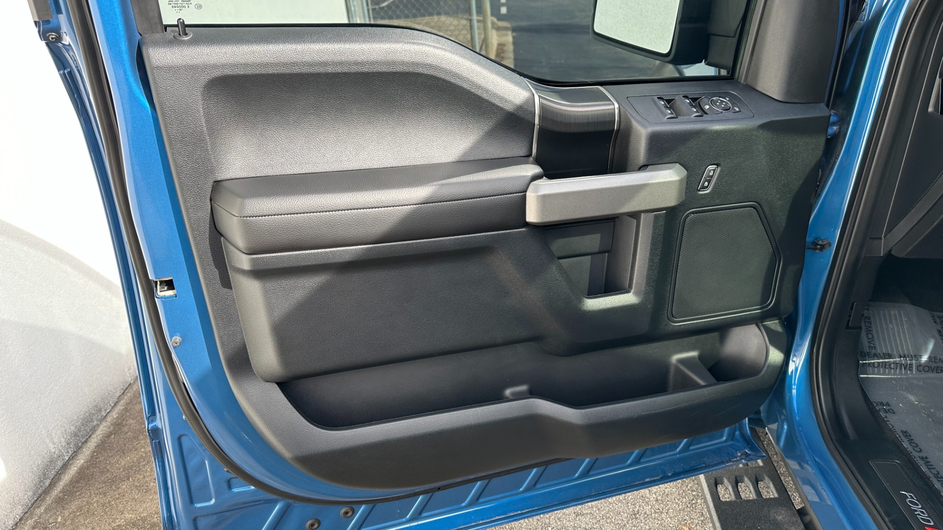 Used 2019 Ford F-150 RAPTOR / HIGH OUTPUT ECOBOOST / PANORAMIC ROOF / NAVIGATION / 802A PACKAGE for sale $65,995 at Formula Imports in Charlotte NC 28227 18