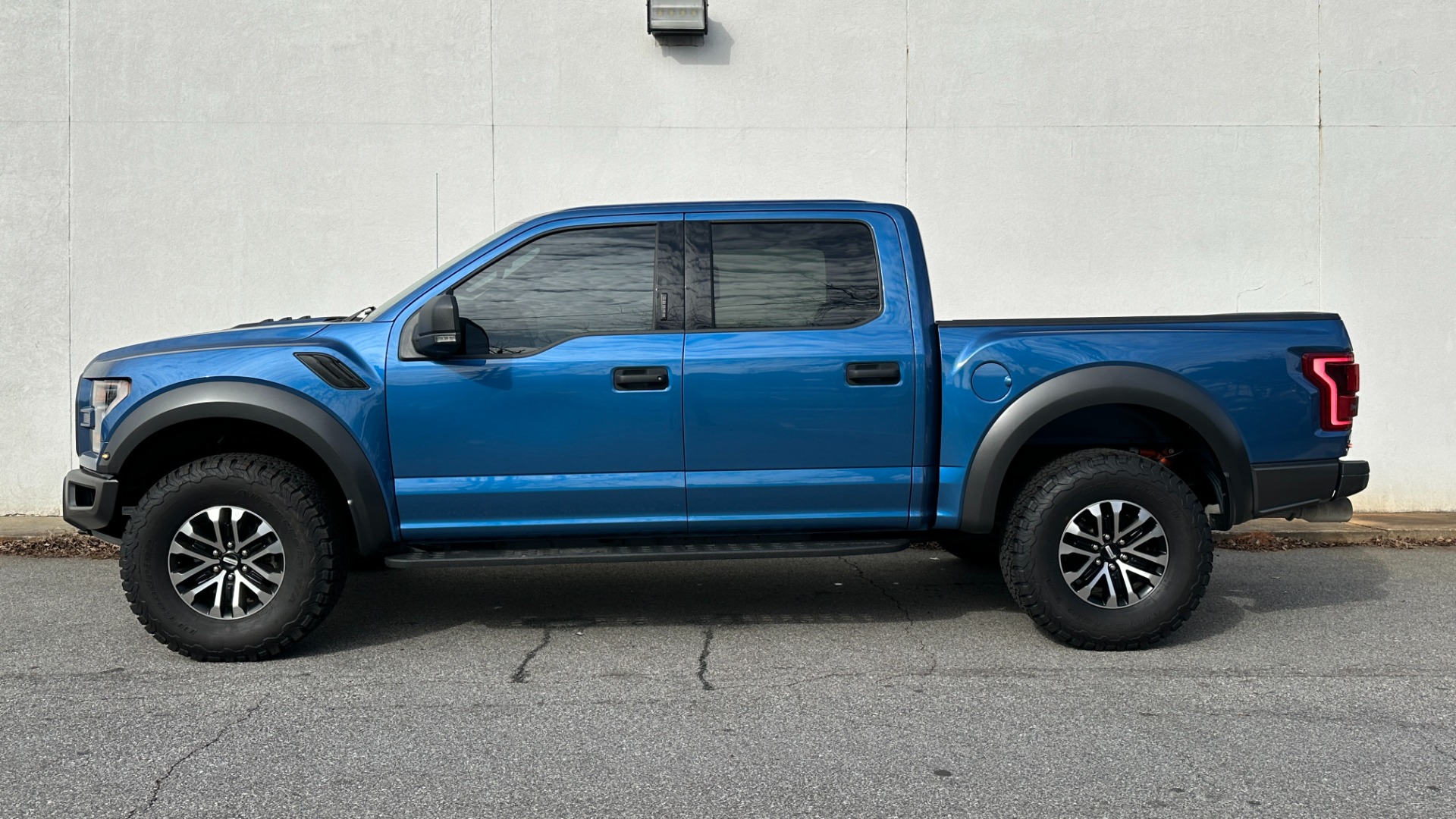 Used 2019 Ford F-150 RAPTOR / HIGH OUTPUT ECOBOOST / PANORAMIC ROOF / NAVIGATION / 802A PACKAGE for sale $65,995 at Formula Imports in Charlotte NC 28227 2