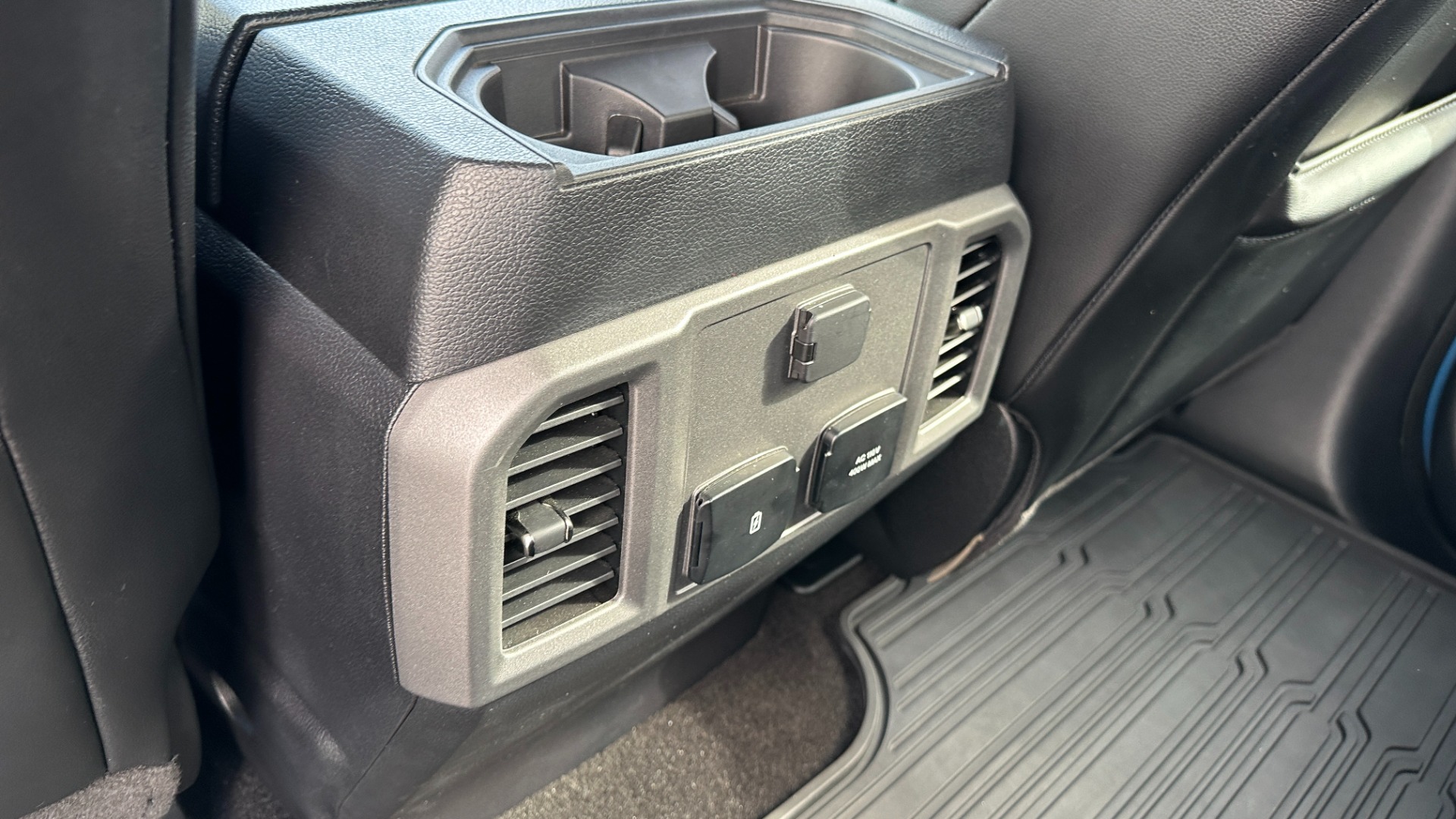 Used 2019 Ford F-150 RAPTOR / HIGH OUTPUT ECOBOOST / PANORAMIC ROOF / NAVIGATION / 802A PACKAGE for sale $65,995 at Formula Imports in Charlotte NC 28227 36