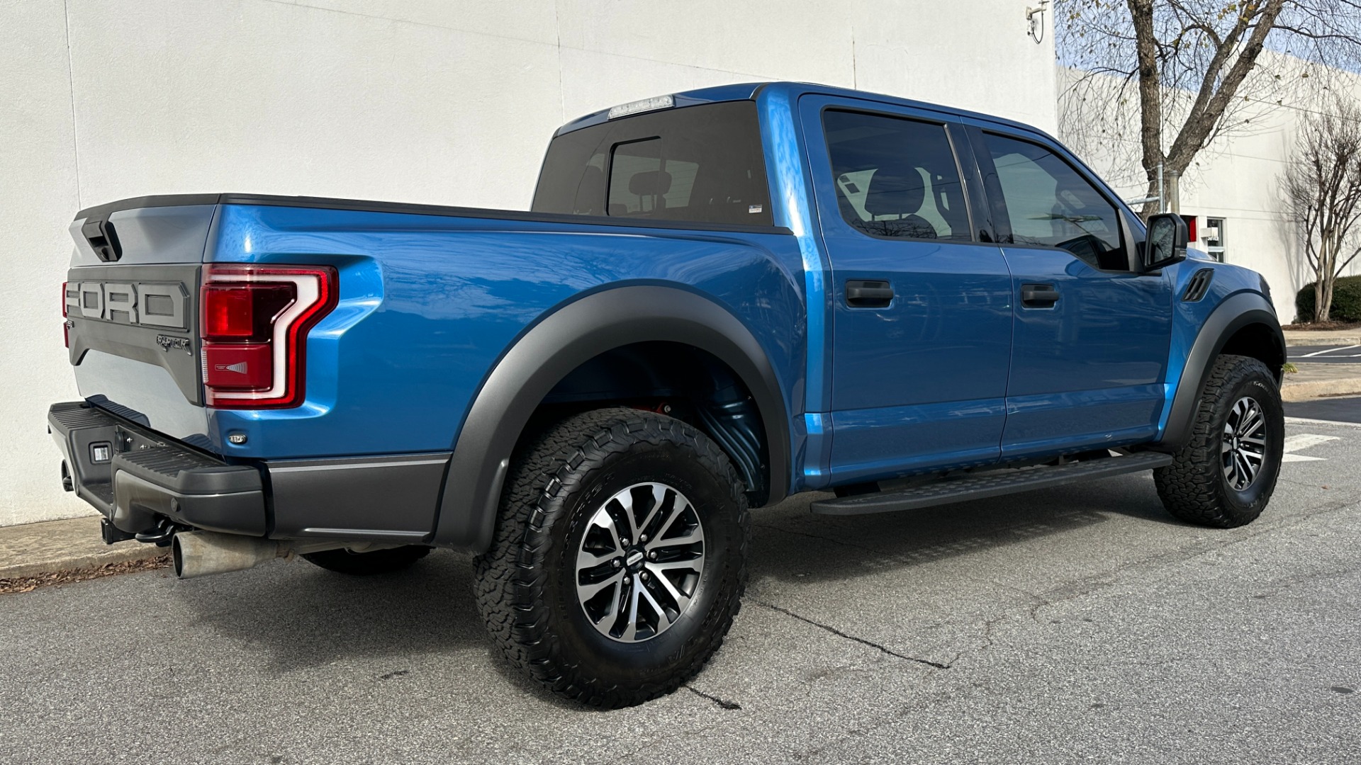 Used 2019 Ford F-150 RAPTOR / HIGH OUTPUT ECOBOOST / PANORAMIC ROOF / NAVIGATION / 802A PACKAGE for sale $65,995 at Formula Imports in Charlotte NC 28227 4