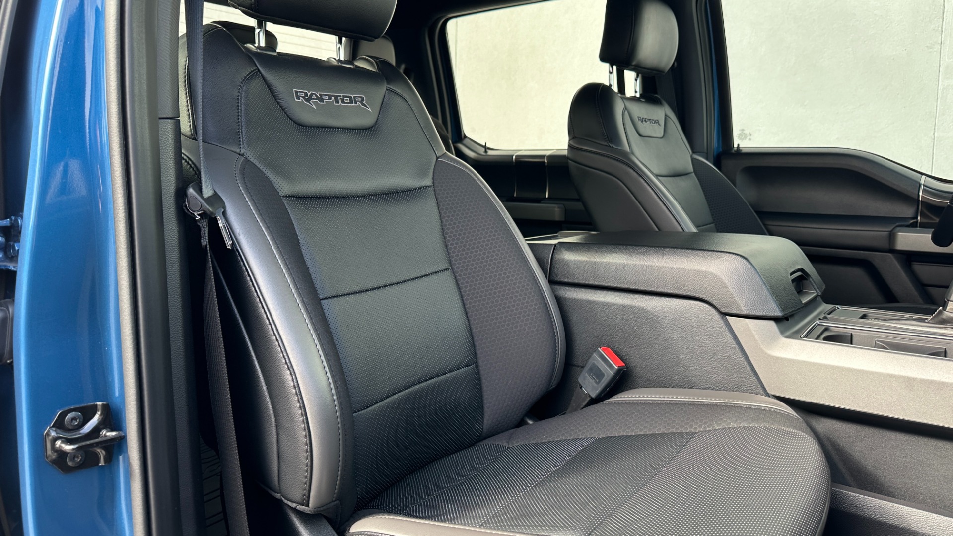 Used 2019 Ford F-150 RAPTOR / HIGH OUTPUT ECOBOOST / PANORAMIC ROOF / NAVIGATION / 802A PACKAGE for sale $65,995 at Formula Imports in Charlotte NC 28227 45
