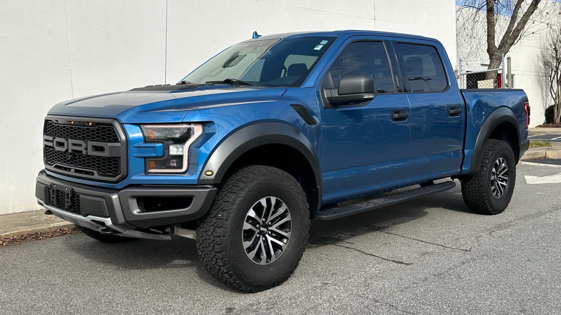 Used 2019 Ford F-150 RAPTOR / HIGH OUTPUT ECOBOOST / PANORAMIC ROOF / NAVIGATION / 802A PACKAGE for sale $65,995 at Formula Imports in Charlotte NC 28227 6