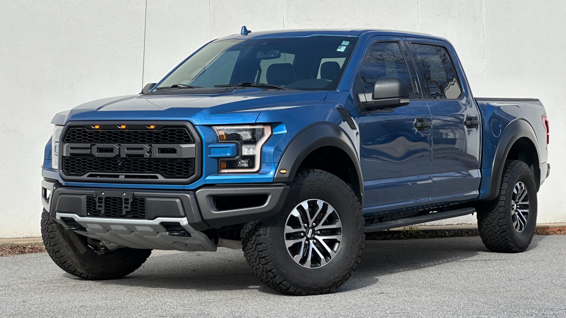 Used 2019 Ford F-150 RAPTOR / HIGH OUTPUT ECOBOOST / PANORAMIC ROOF / NAVIGATION / 802A PACKAGE for sale $65,995 at Formula Imports in Charlotte NC 28227 1