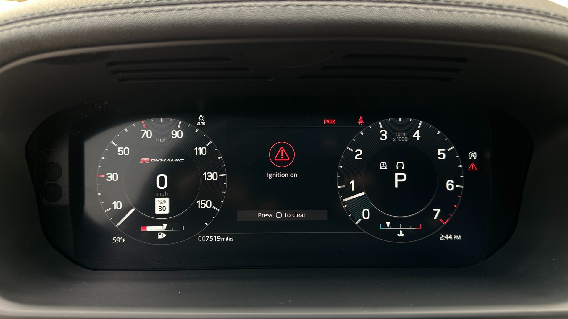 Used 2022 Land Rover Discovery HSE R-DYNAMIC / 3RD ROW / 20 WAY MASSAGE MEMORY SEATING / HEADS UP DISPLAY for sale $68,995 at Formula Imports in Charlotte NC 28227 15