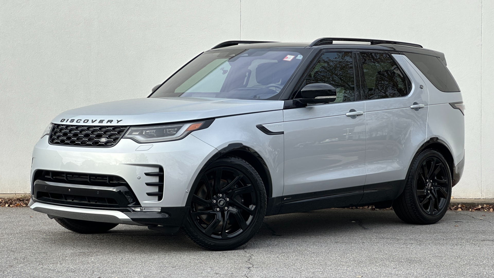 Used 2022 Land Rover Discovery HSE R-DYNAMIC / 3RD ROW / 20 WAY MASSAGE MEMORY SEATING / HEADS UP DISPLAY for sale $68,995 at Formula Imports in Charlotte NC 28227 42