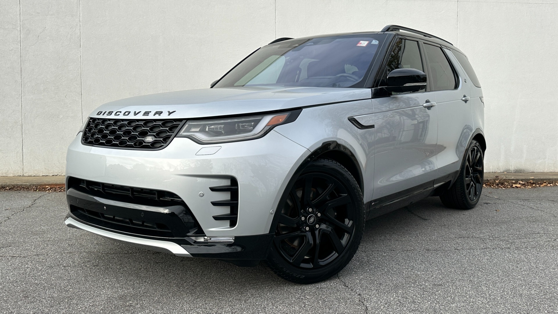 Used 2022 Land Rover Discovery HSE R-DYNAMIC / 3RD ROW / 20 WAY MASSAGE MEMORY SEATING / HEADS UP DISPLAY for sale $68,995 at Formula Imports in Charlotte NC 28227 43