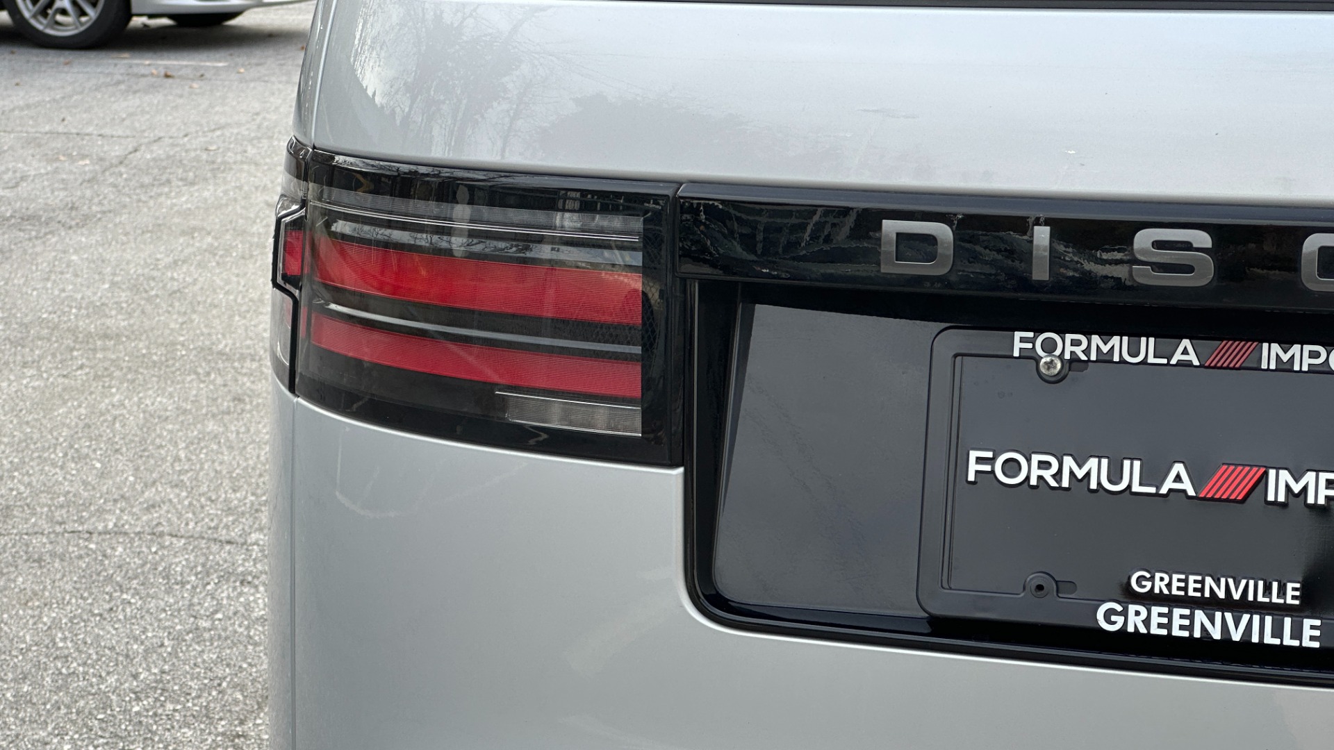 Used 2022 Land Rover Discovery HSE R-DYNAMIC / 3RD ROW / 20 WAY MASSAGE MEMORY SEATING / HEADS UP DISPLAY for sale $68,995 at Formula Imports in Charlotte NC 28227 44