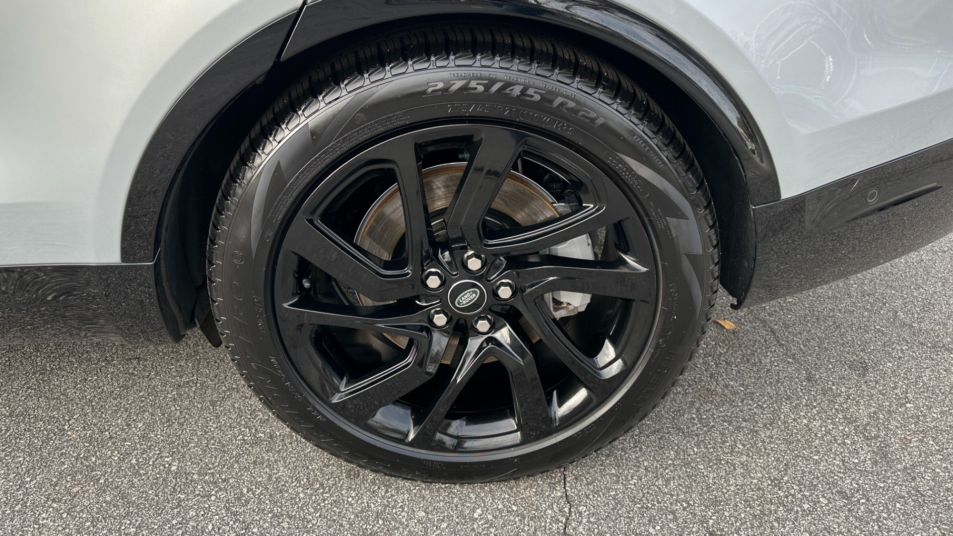 Used 2022 Land Rover Discovery HSE R-DYNAMIC / 3RD ROW / 20 WAY MASSAGE MEMORY SEATING / HEADS UP DISPLAY for sale $68,995 at Formula Imports in Charlotte NC 28227 48