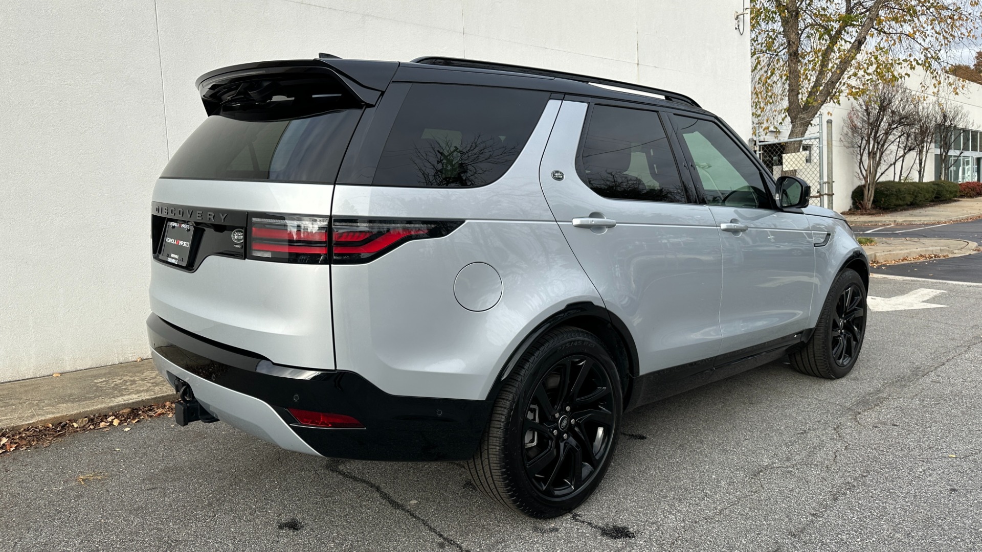 Used 2022 Land Rover Discovery HSE R-DYNAMIC / 3RD ROW / 20 WAY MASSAGE MEMORY SEATING / HEADS UP DISPLAY for sale $68,995 at Formula Imports in Charlotte NC 28227 7