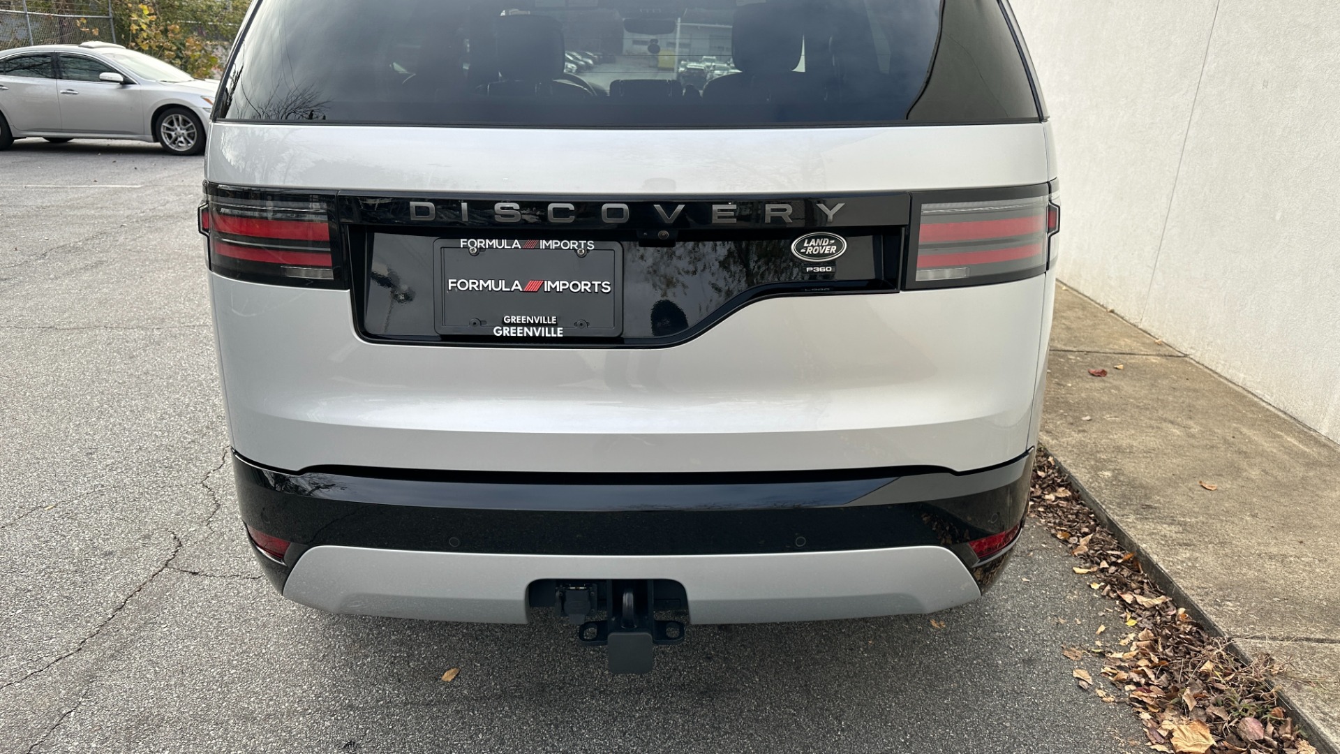 Used 2022 Land Rover Discovery HSE R-DYNAMIC / 3RD ROW / 20 WAY MASSAGE MEMORY SEATING / HEADS UP DISPLAY  for sale $68,995 at Formula Imports in Charlotte NC 28227 9