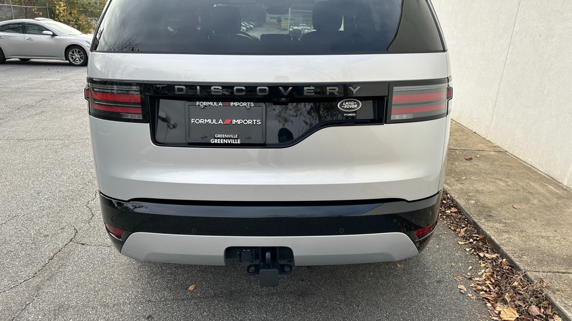 Used 2022 Land Rover Discovery HSE R-DYNAMIC / 3RD ROW / 20 WAY MASSAGE MEMORY SEATING / HEADS UP DISPLAY for sale $68,995 at Formula Imports in Charlotte NC 28227 9