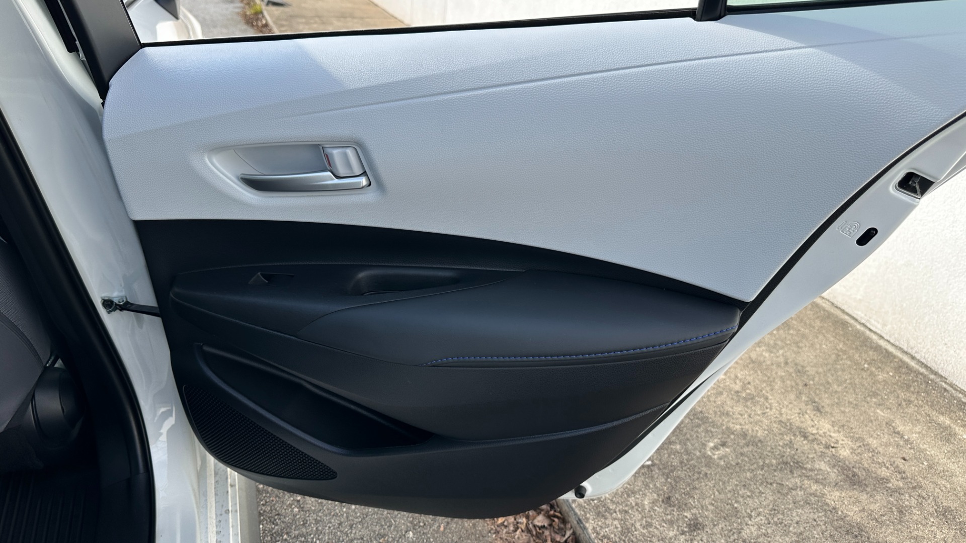 Used 2021 Toyota Corolla SE / BLACK ROOF / CLOTH SEATS / BACKUP CAMERA for sale $20,995 at Formula Imports in Charlotte NC 28227 23