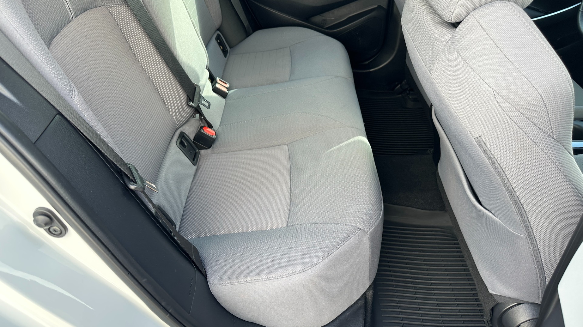 Used 2021 Toyota Corolla SE / BLACK ROOF / CLOTH SEATS / BACKUP CAMERA for sale $20,995 at Formula Imports in Charlotte NC 28227 24