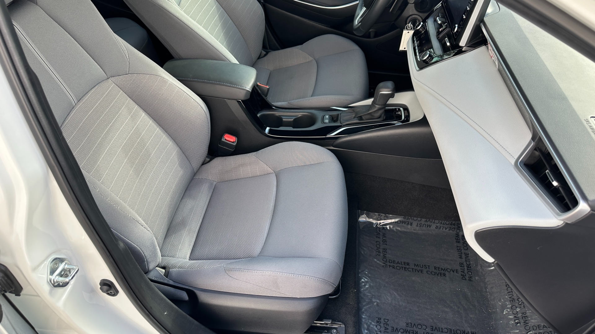 Used 2021 Toyota Corolla SE / BLACK ROOF / CLOTH SEATS / BACKUP CAMERA for sale $20,995 at Formula Imports in Charlotte NC 28227 28