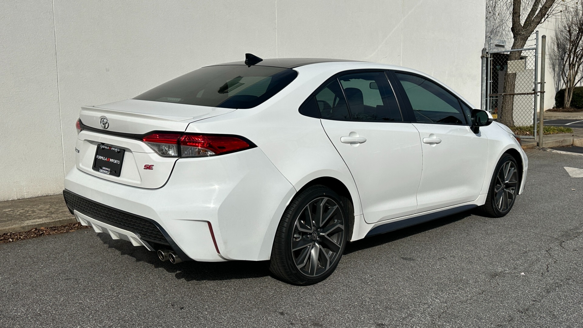 Used 2021 Toyota Corolla SE / BLACK ROOF / CLOTH SEATS / BACKUP CAMERA for sale $20,995 at Formula Imports in Charlotte NC 28227 7
