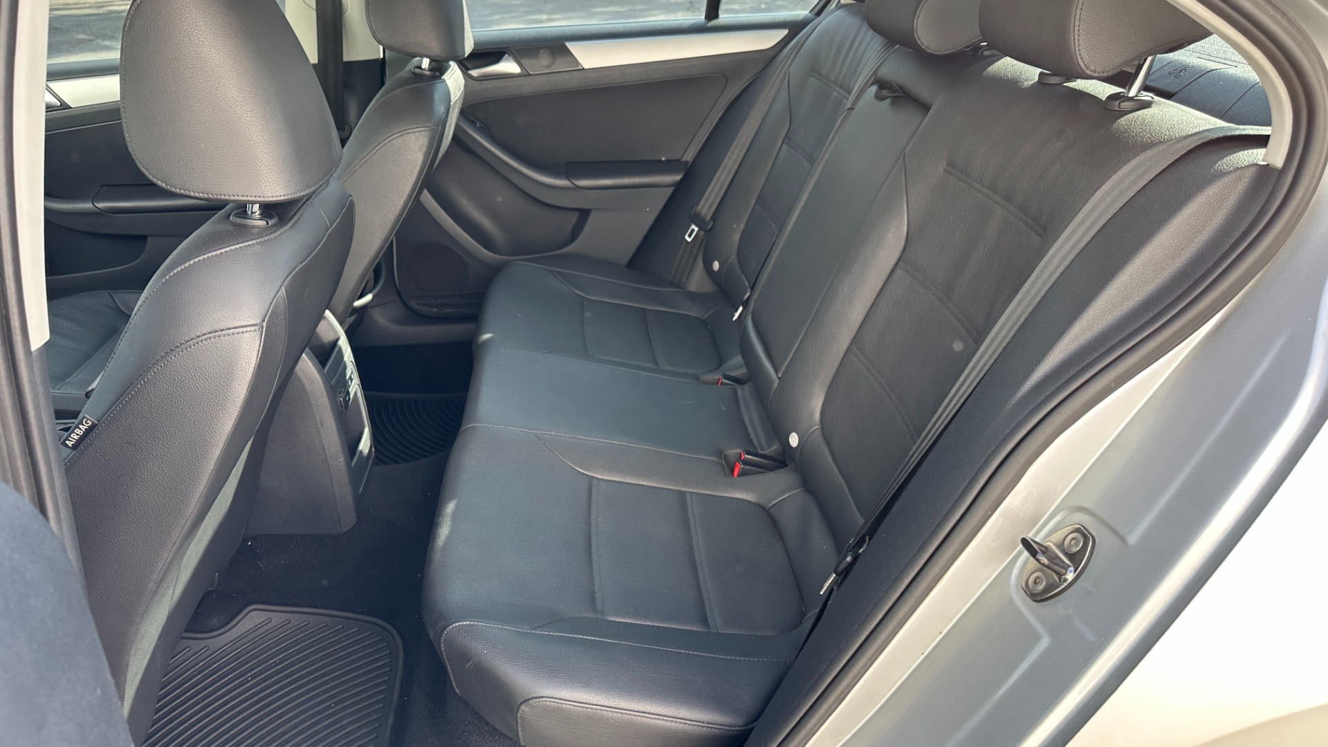 Used 2011 Volkswagen Jetta Sedan SEL / LEATHER / SUNROOF / BLUETOOTH for sale $7,995 at Formula Imports in Charlotte NC 28227 15