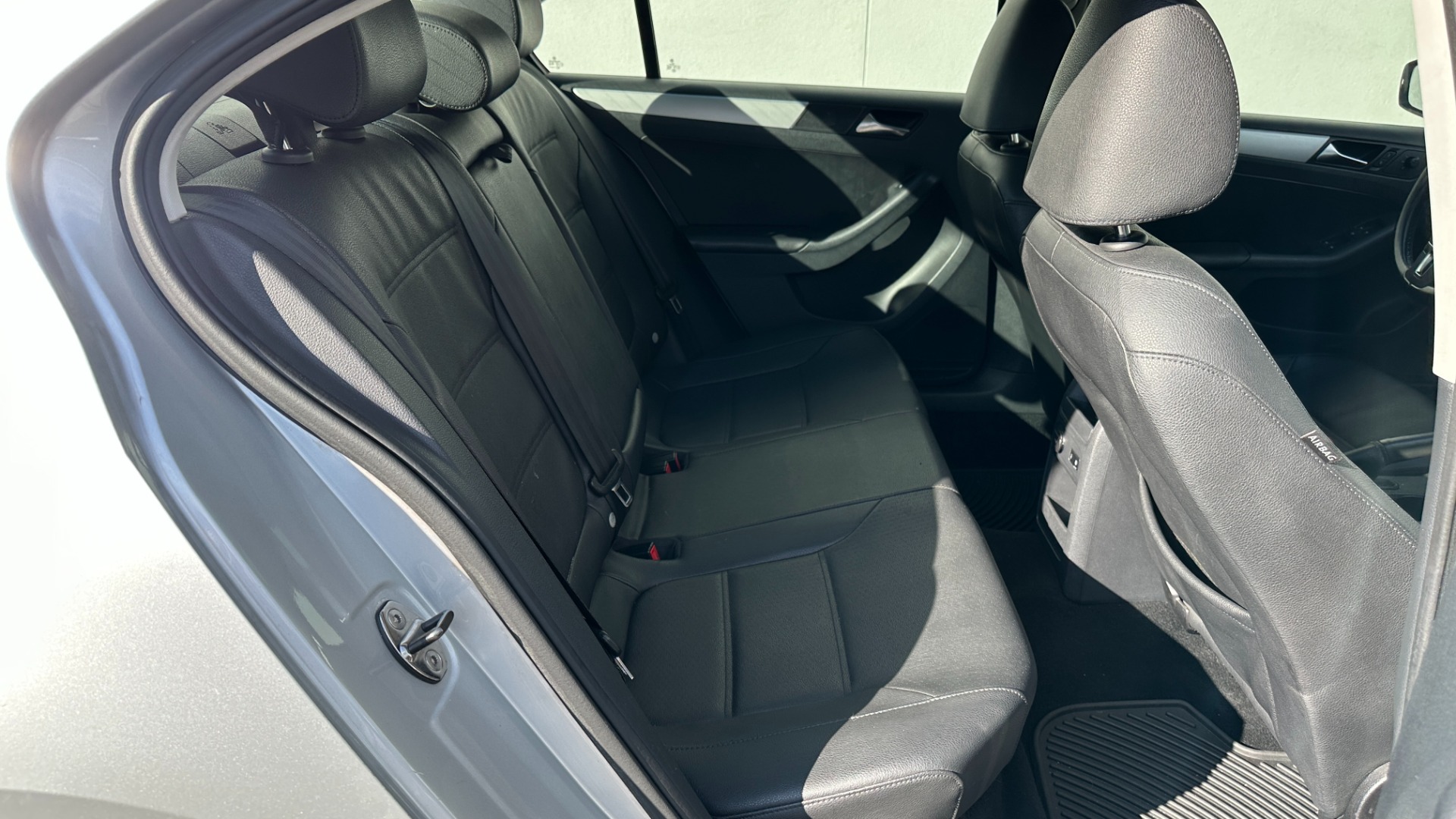Used 2011 Volkswagen Jetta Sedan SEL / LEATHER / SUNROOF / BLUETOOTH for sale $7,995 at Formula Imports in Charlotte NC 28227 18