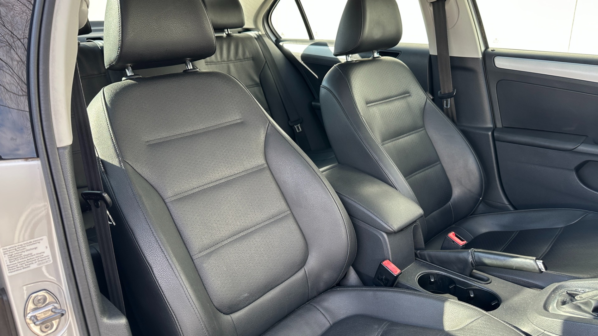 Used 2011 Volkswagen Jetta Sedan SEL / LEATHER / SUNROOF / BLUETOOTH for sale Sold at Formula Imports in Charlotte NC 28227 23