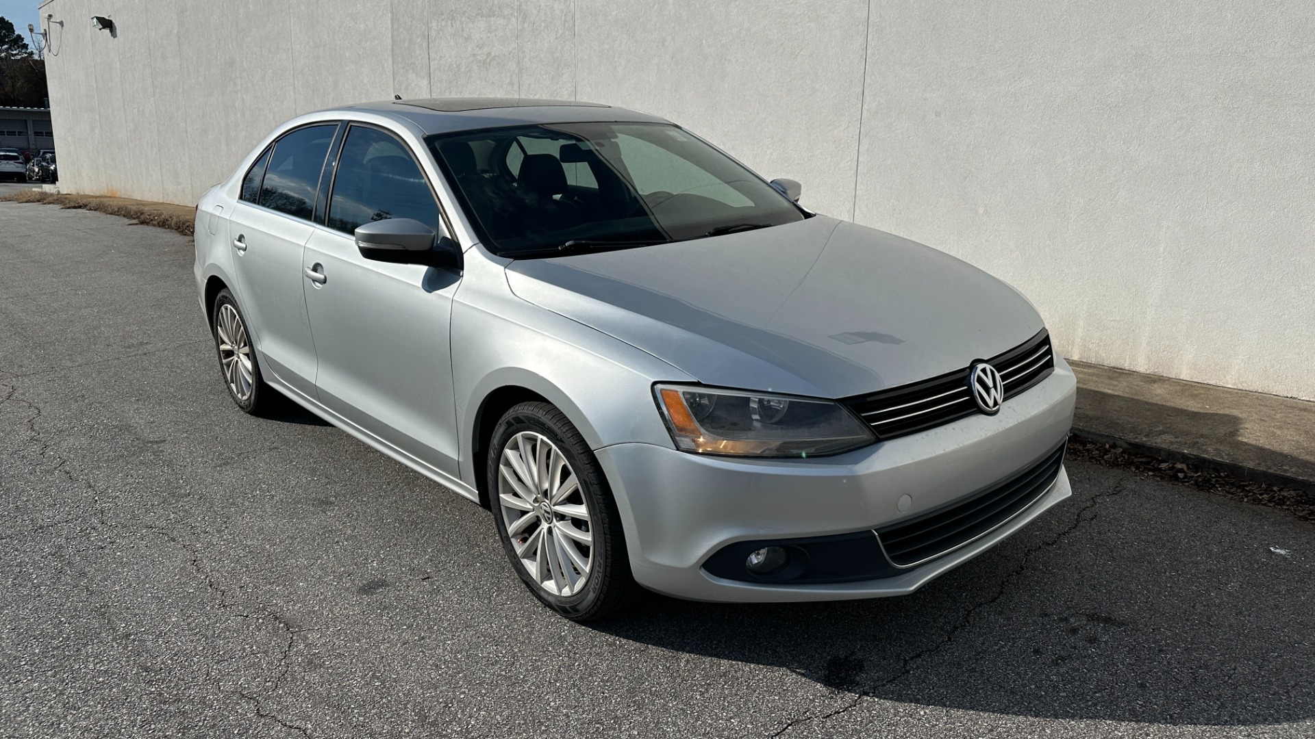 Used 2011 Volkswagen Jetta Sedan SEL / LEATHER / SUNROOF / BLUETOOTH for sale Sold at Formula Imports in Charlotte NC 28227 6