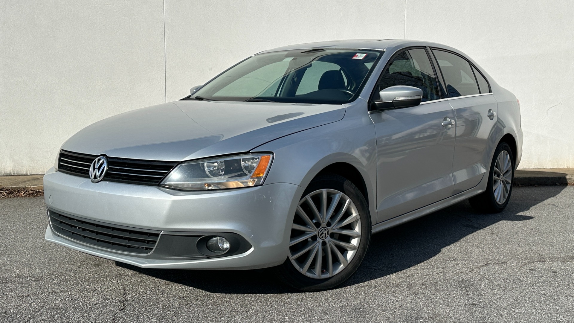 Used 2011 Volkswagen Jetta Sedan SEL / LEATHER / SUNROOF / BLUETOOTH for sale Sold at Formula Imports in Charlotte NC 28227 1