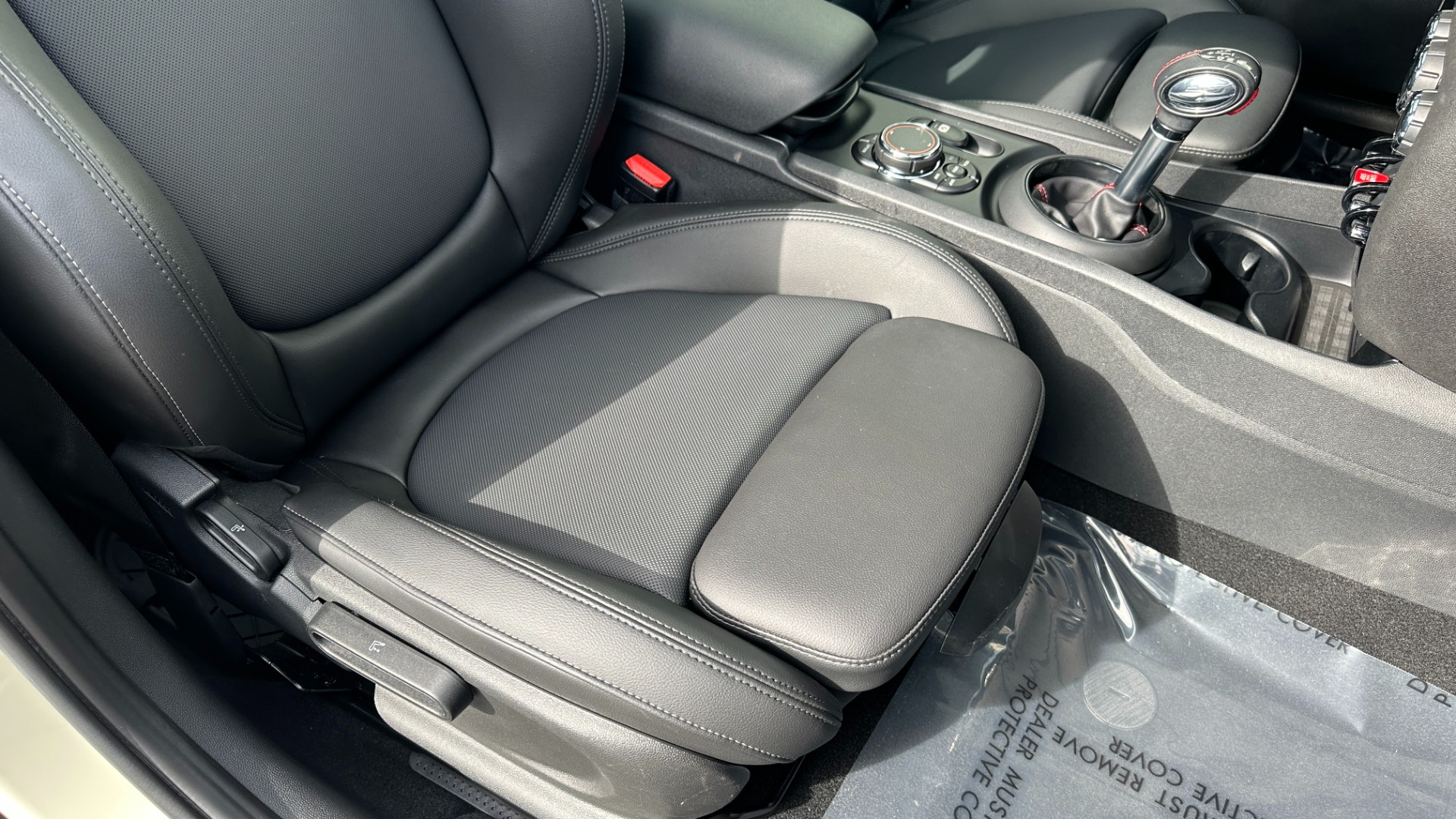 Used 2019 MINI Clubman COOPER S / NAVIGATION / ALL4 / HEATED SEATS / SPORT MODE / PADDLE SHIFTERS for sale $26,595 at Formula Imports in Charlotte NC 28227 24