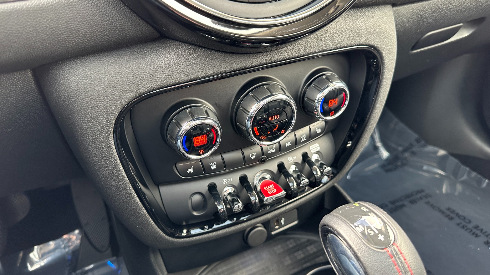 Used 2019 MINI Clubman COOPER S / NAVIGATION / ALL4 / HEATED SEATS / SPORT MODE / PADDLE SHIFTERS for sale $26,595 at Formula Imports in Charlotte NC 28227 30