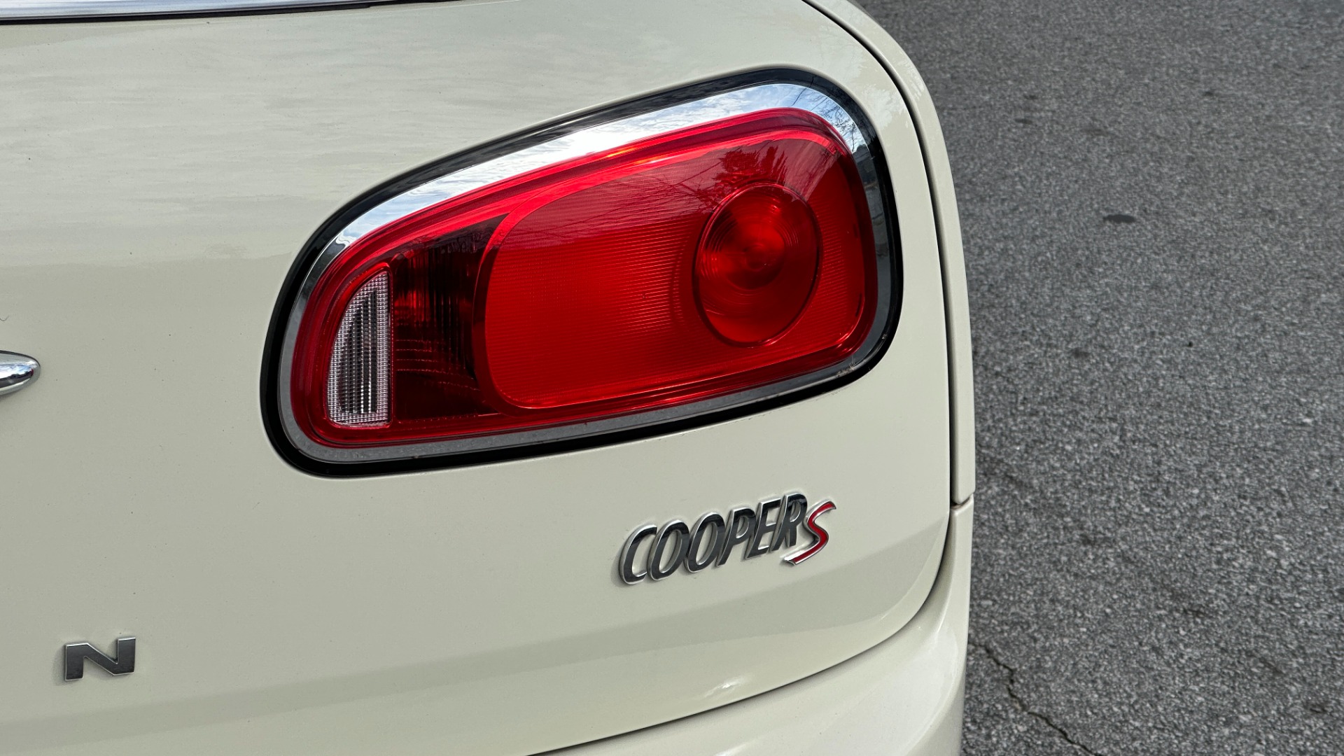 Used 2019 MINI Clubman COOPER S / NAVIGATION / ALL4 / HEATED SEATS / SPORT MODE / PADDLE SHIFTERS for sale $26,595 at Formula Imports in Charlotte NC 28227 44