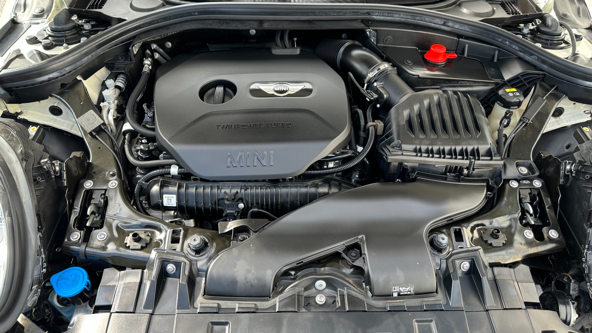 Used 2019 MINI Clubman COOPER S / NAVIGATION / ALL4 / HEATED SEATS / SPORT MODE / PADDLE SHIFTERS for sale $26,595 at Formula Imports in Charlotte NC 28227 46